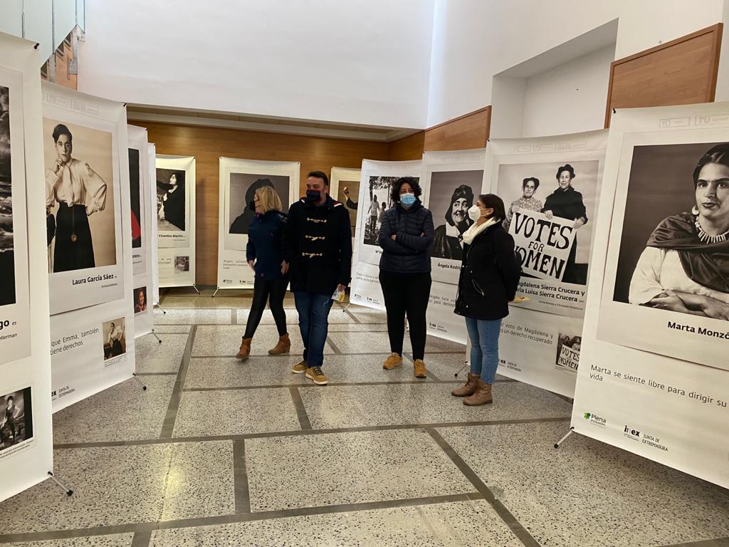 Vegas del Genil acoge una exposición de mujeres con discapacidad intelectual que luchan por sus derechos Vegas del Genil acoge una exposición de mujeres con discapacidad intelectual que luchan por sus derechos