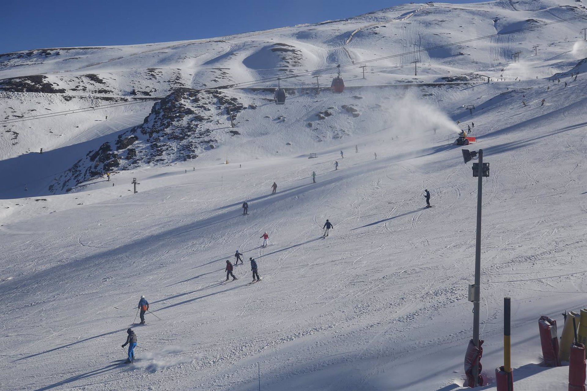Sierra Nevada evalúa el jueves la situación de la estación de esquí con el cierre de Monachil