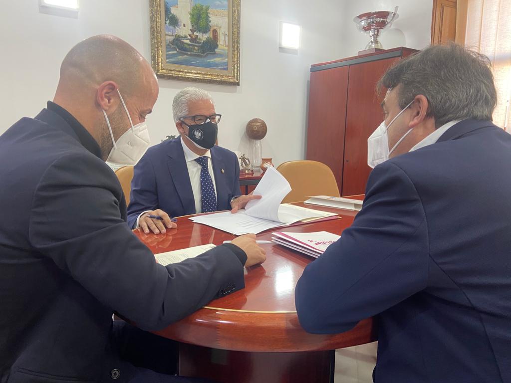 UGR y Ayuntamiento de Ogíjares firman un acuerdo para prácticas del alumnado