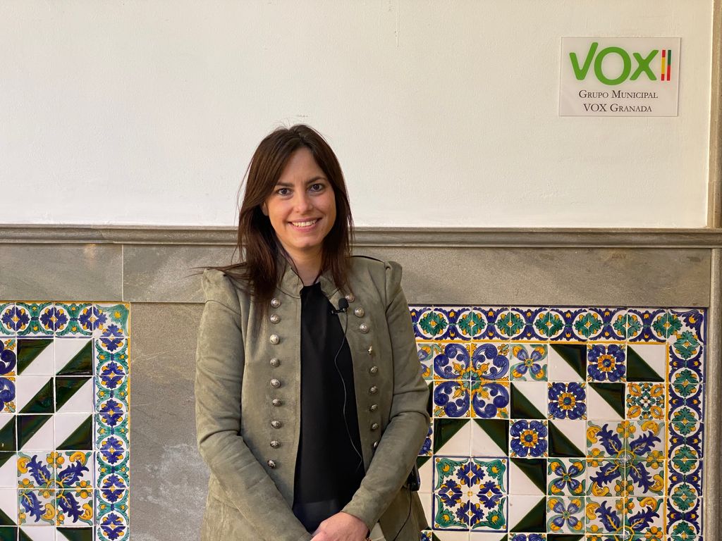 VOX reclama al concejal de Turismo que convoque la mesa de trabajo del Palacio de Congresos de Granada