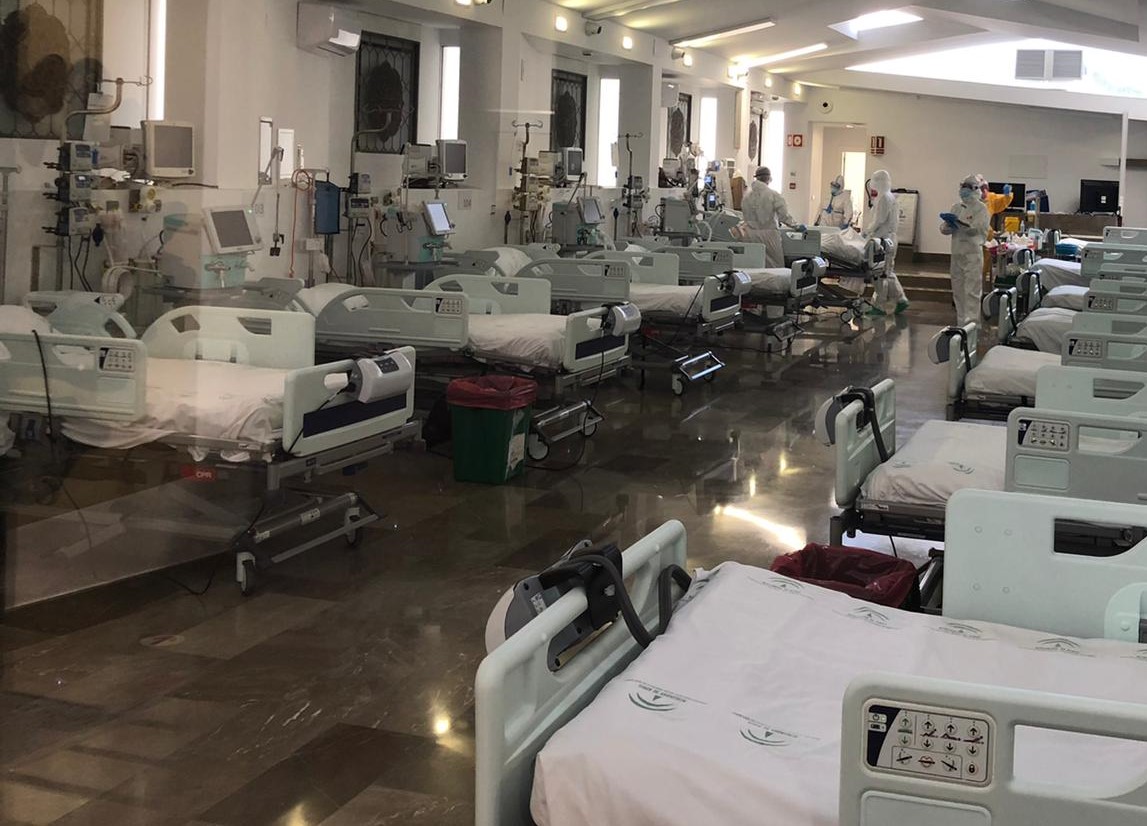 El Hospital Virgen de las Nieves atiende en una nueva UCI a pacientes Covid graves