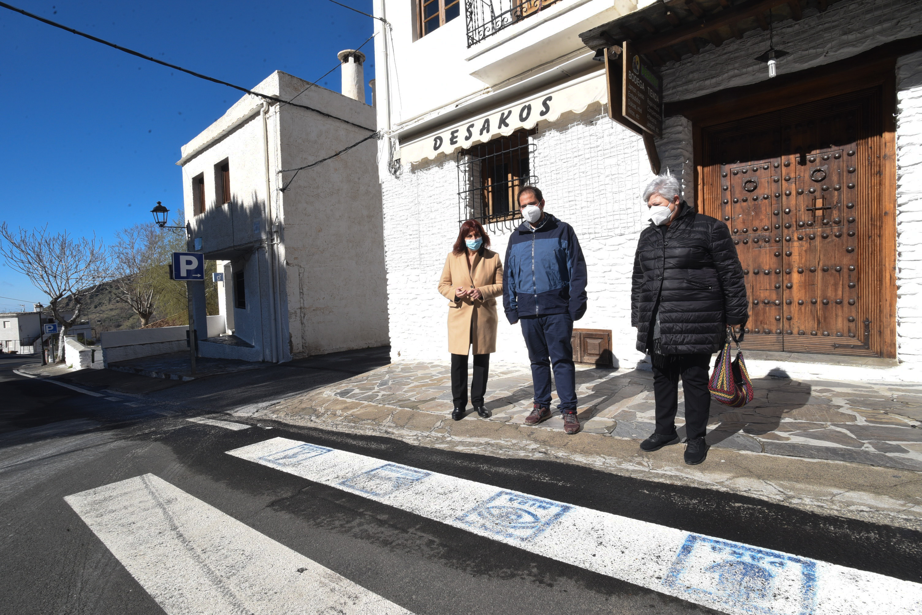 Pampaneira y Órgiva cuentan ya con pasos de peatones accesibles para personas con TEA