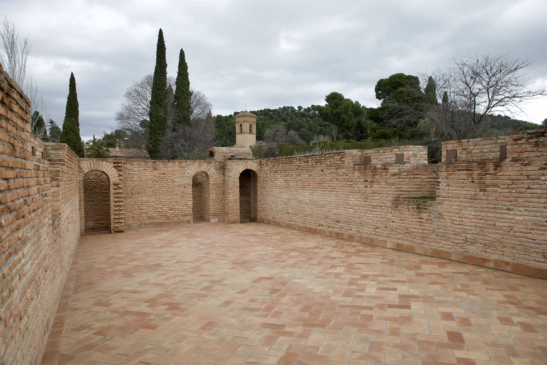 La Alhambra finaliza las obras de mejora en la cubierta de la Torre de las Cabezas