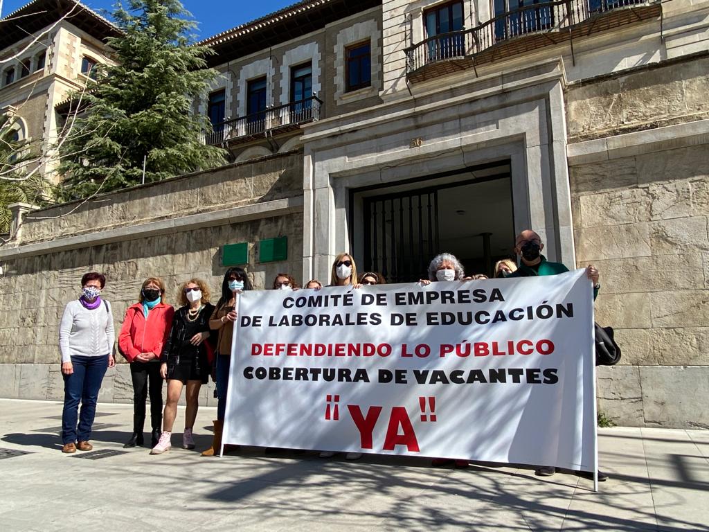 El Comité de Empresa denuncia la falta de cobertura de más de 100 plazas de personal laboral de la Junta en Granada