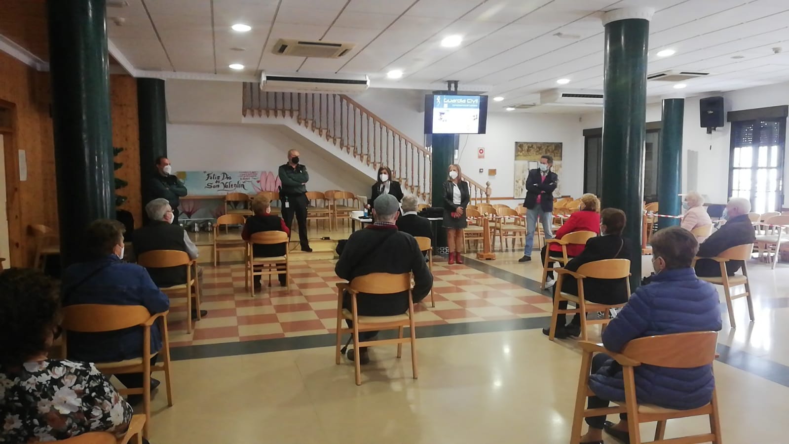 El Centro de Mayores de Armilla reabre sus puertas con la primera actividad una charla sobre el “Plan Mayor de Seguridad”
