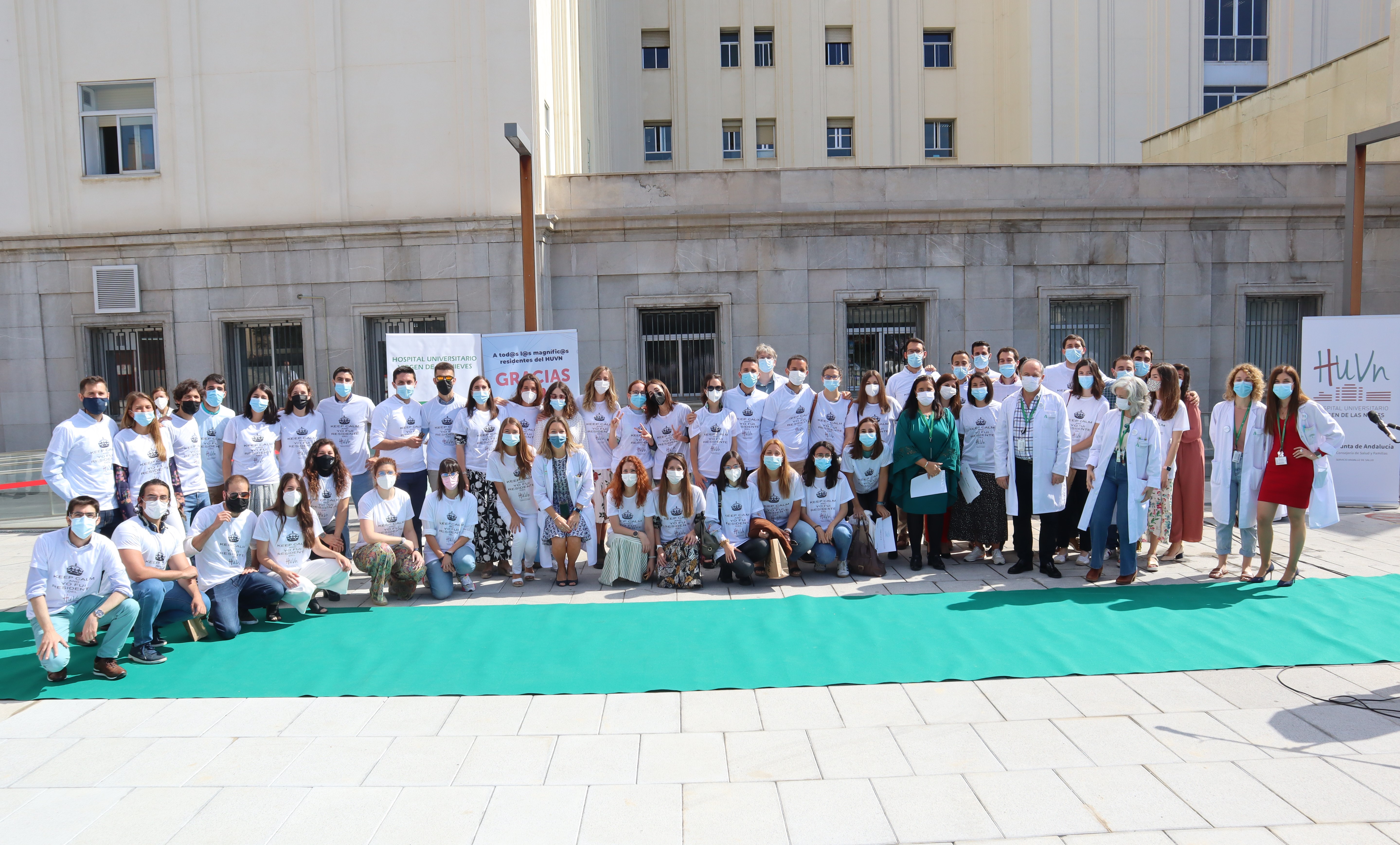 El Hospital Virgen de las Nieves agradece la labor de los 80 especialistas residentes que concluyen su formación