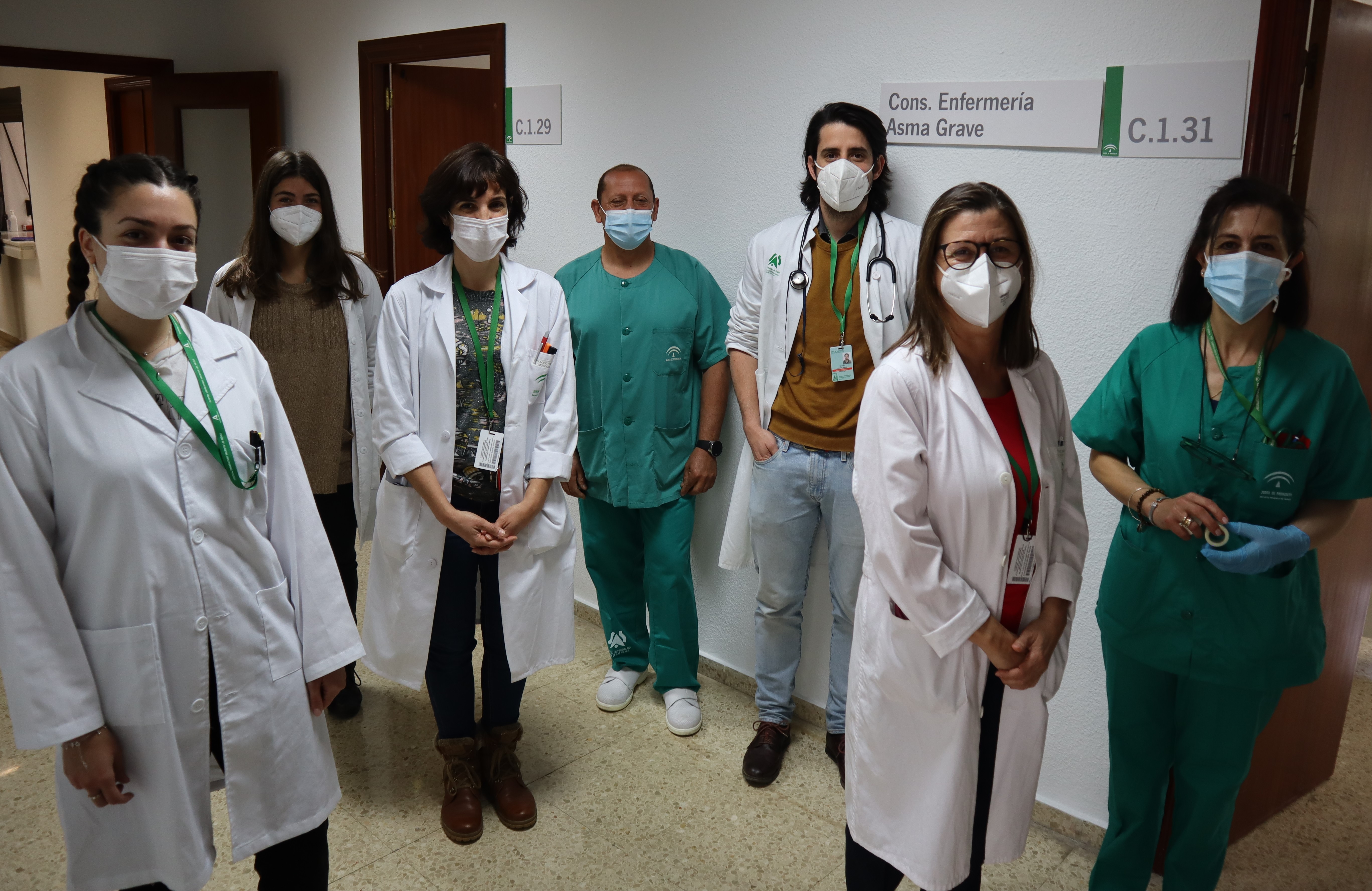 El Hospital Virgen de las Nieves atiende a más de 800 pacientes con asma grave en una consulta específica