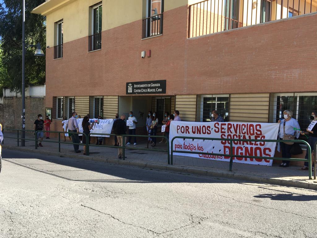 Trabajadores/as de los Servicios Sociales del Ayuntamiento de Granada exigen más recursos económicos y personal