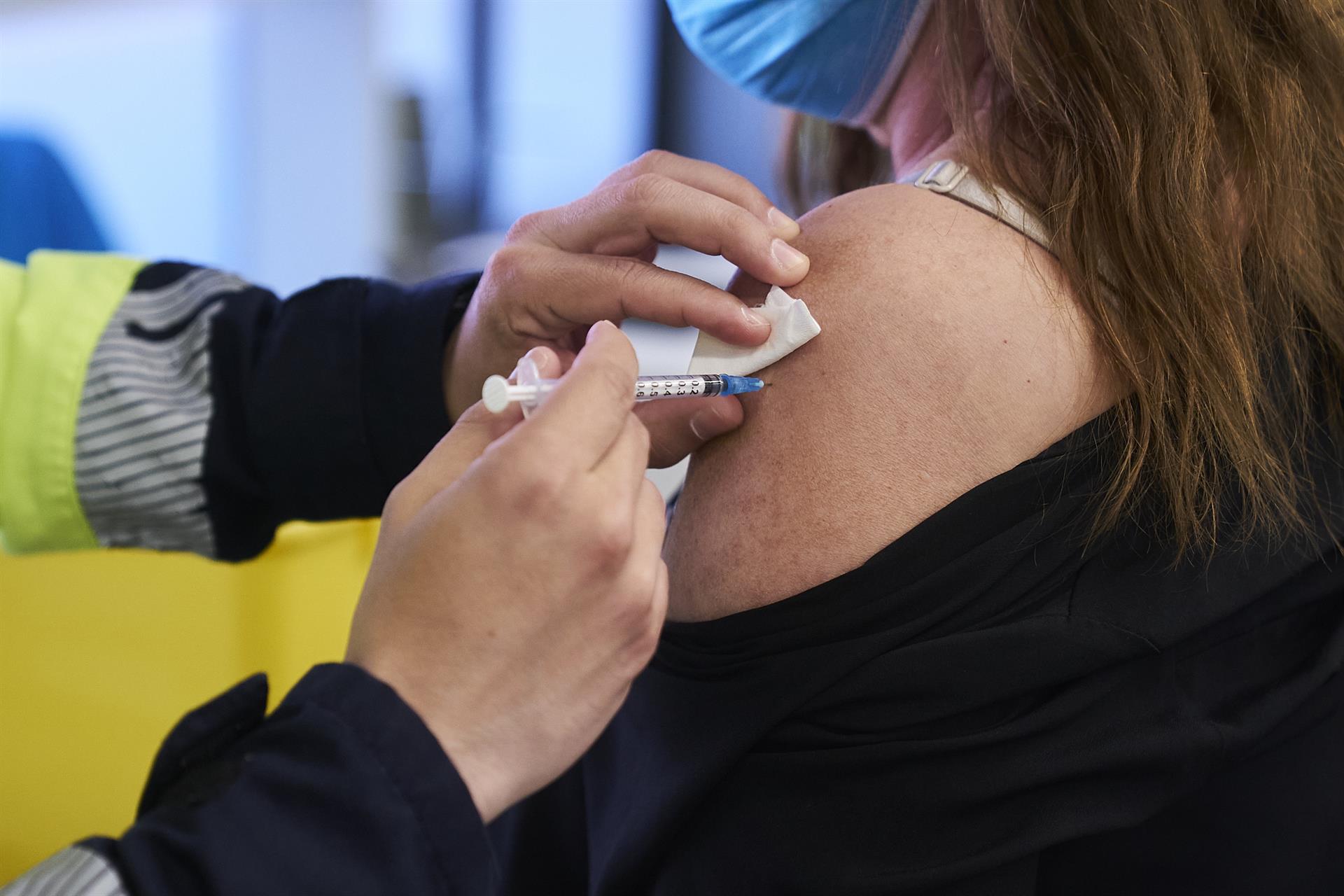 El SAS vacuna contra la covid-19 en distintos municipios del Área Sur de Granada sin cita previa a personas de entre 40 y 69 años