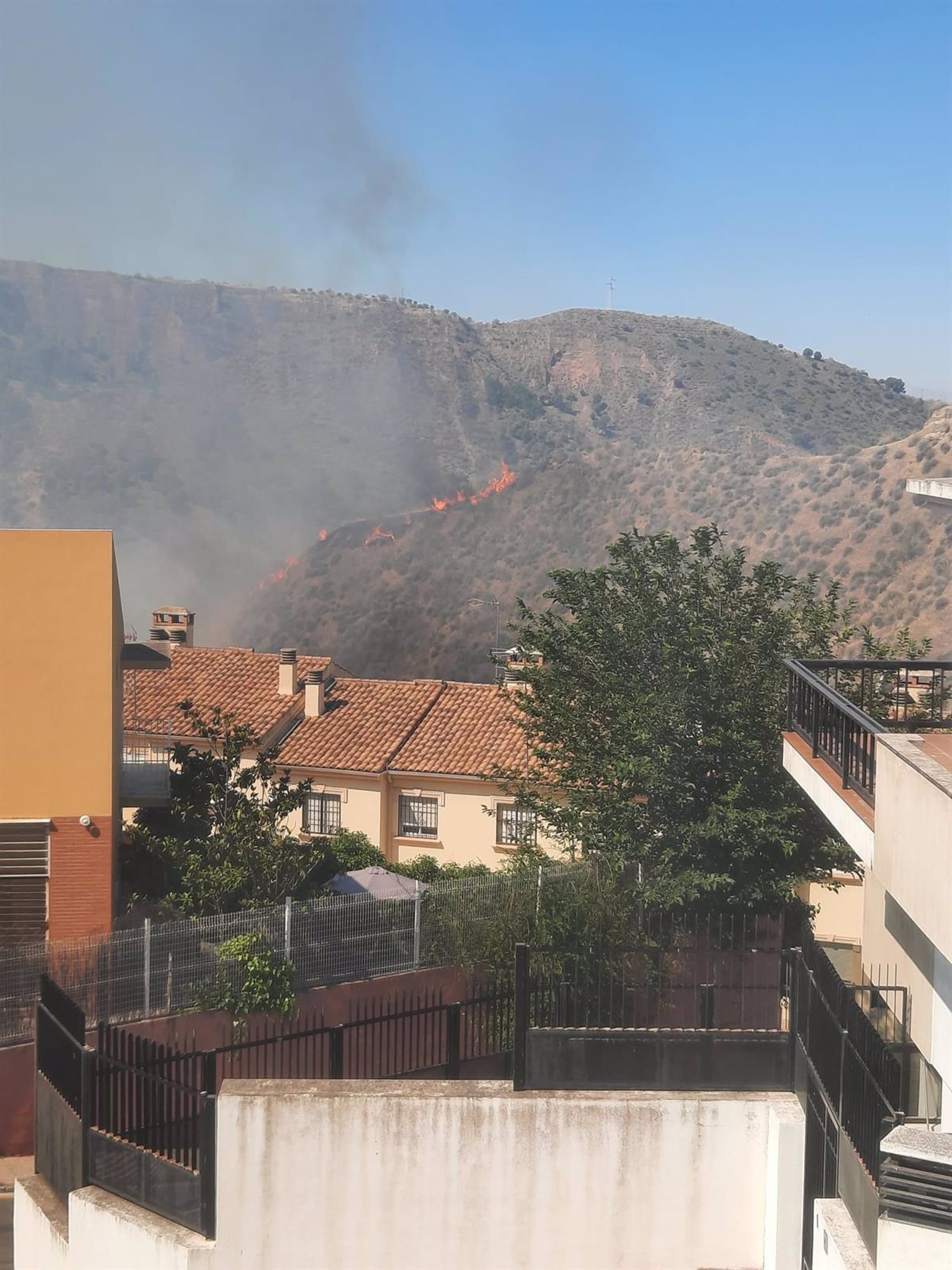 Controlado el incendio forestal declarado en Cenes de la Vega