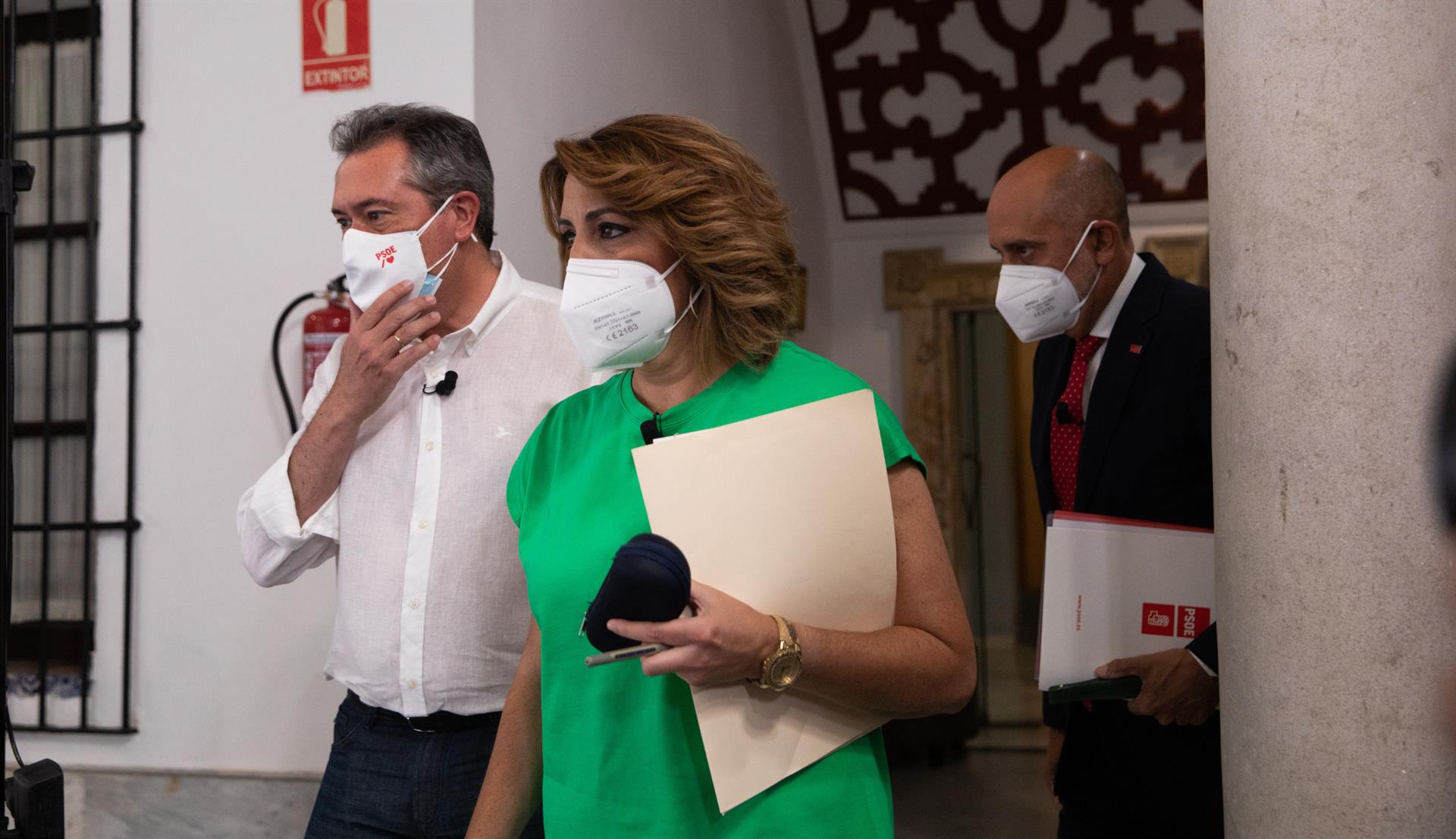 El 49% de los votantes del PSOE-A prefiere a Espadas como candidato a la Junta y el 43% a Susana Díaz, según un sondeo