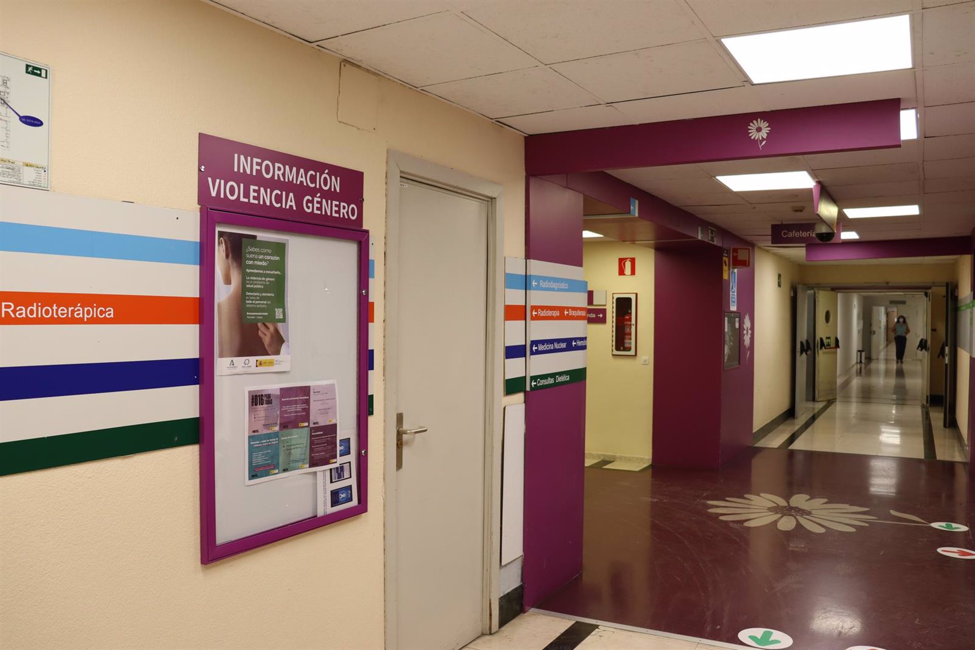 El Hospital Virgen de las Nieves obtiene la acreditación como centro comprometido contra la violencia de género
