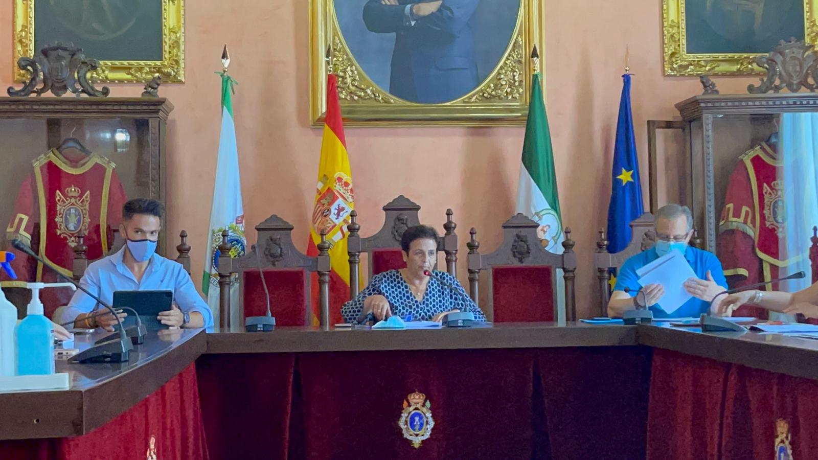 La alcaldesa de Huéscar (PP) dimite para ceder el puesto al portavoz de Cs para cumplir el pacto de 2+2