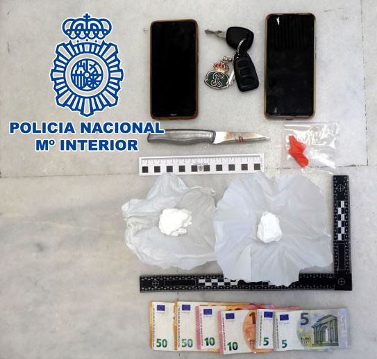 La Policía Nacional detiene en Motril a dos varones sorprendidos mientras traficaban con cocaína 