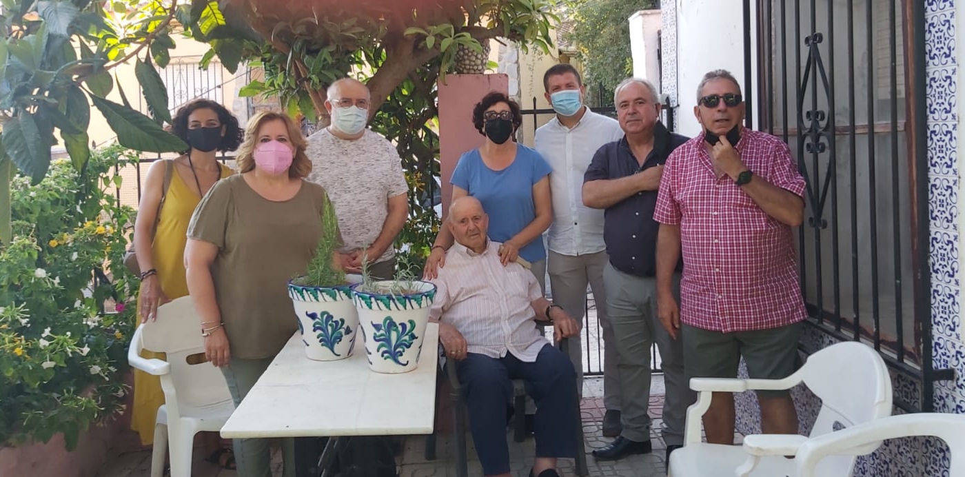 Monachil felicita a su vecino más longevo, Juan José Beltrán, que cumple 99 años