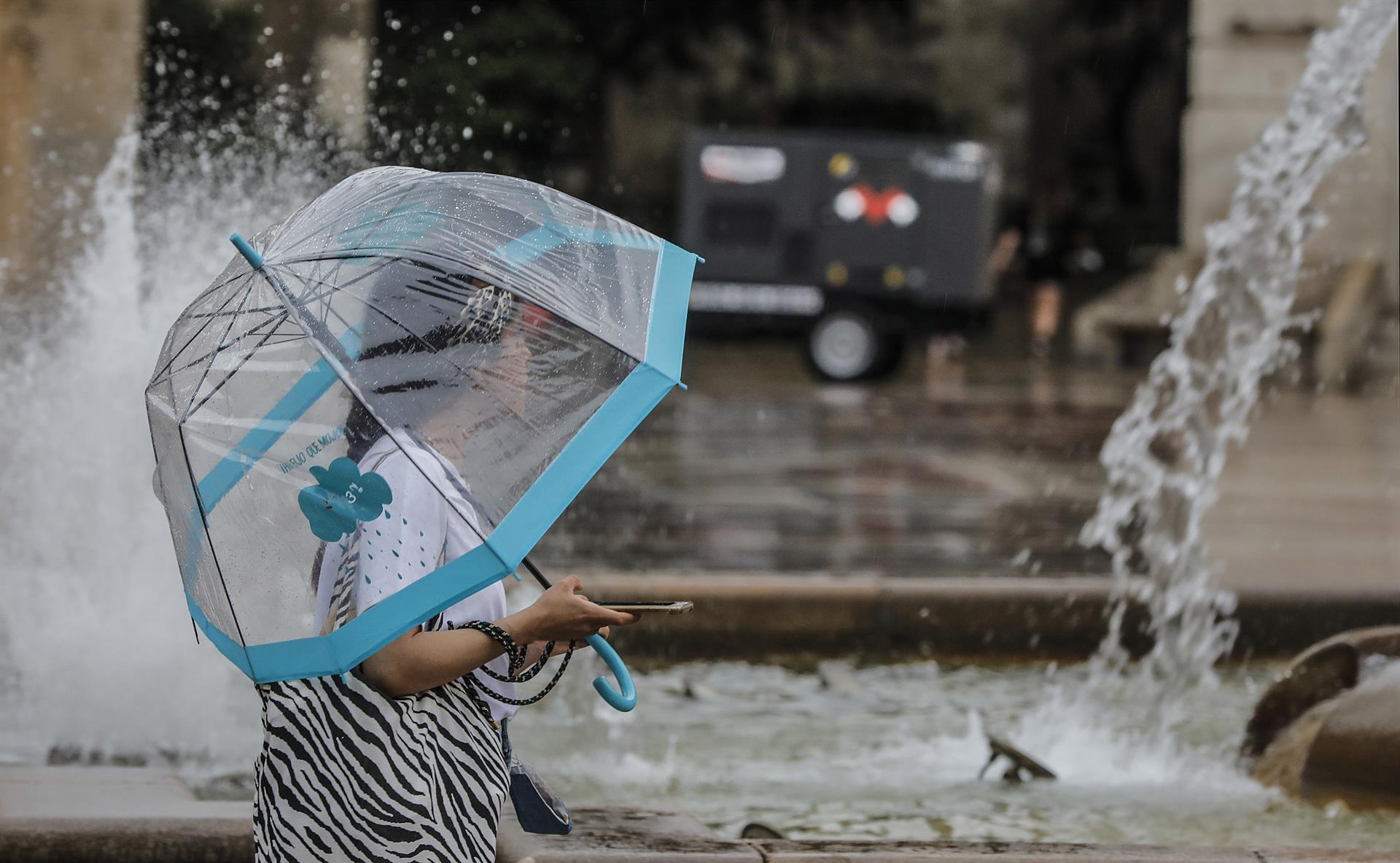 Aviso amarillo por tormentas este lunes en Granada y Almería Aviso amarillo por tormentas este lunes en Granada y Almería