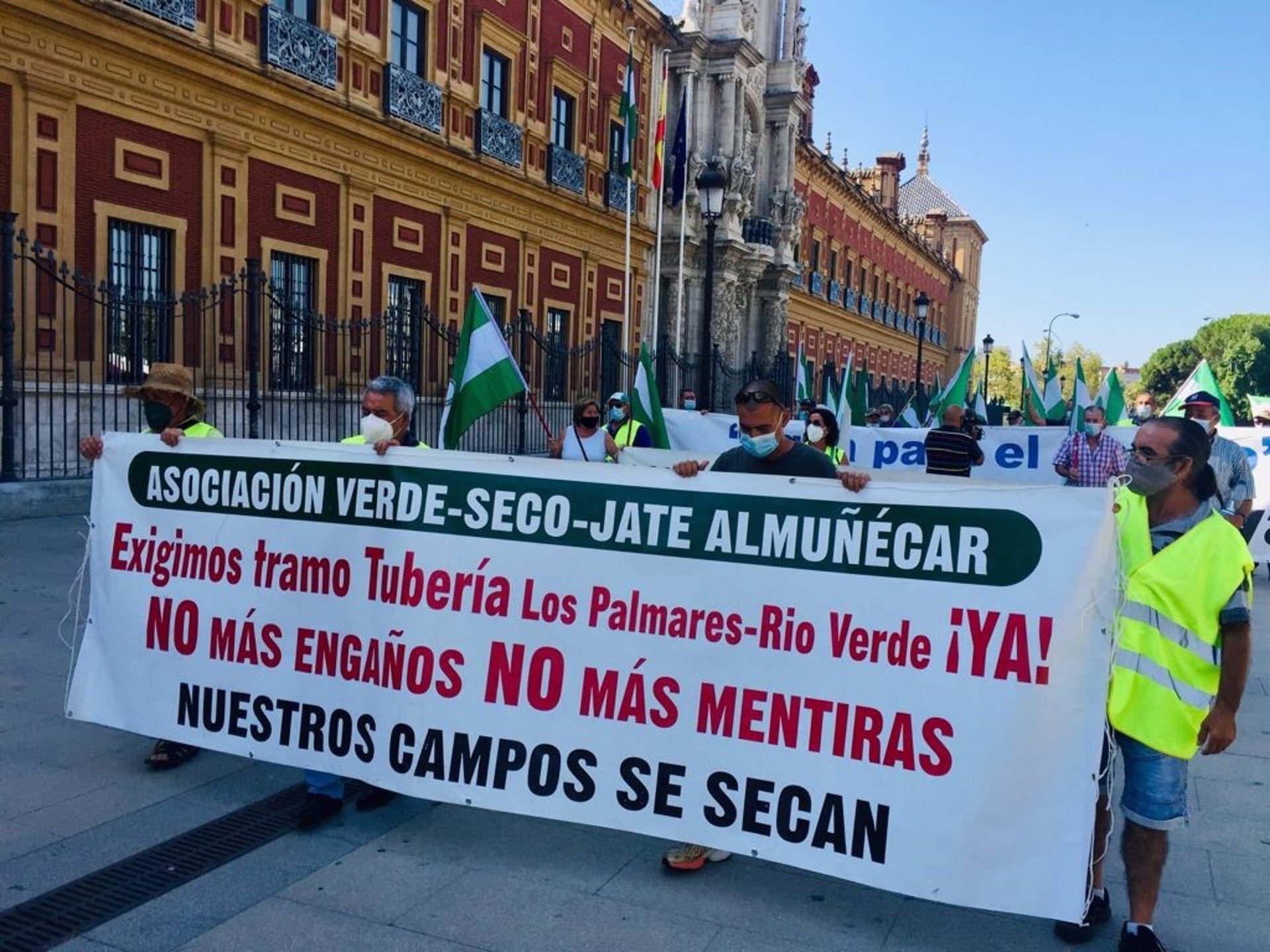 Agricultores se concentran este miércoles ante Transición Ecológica en Madrid por las conducciones de Rules