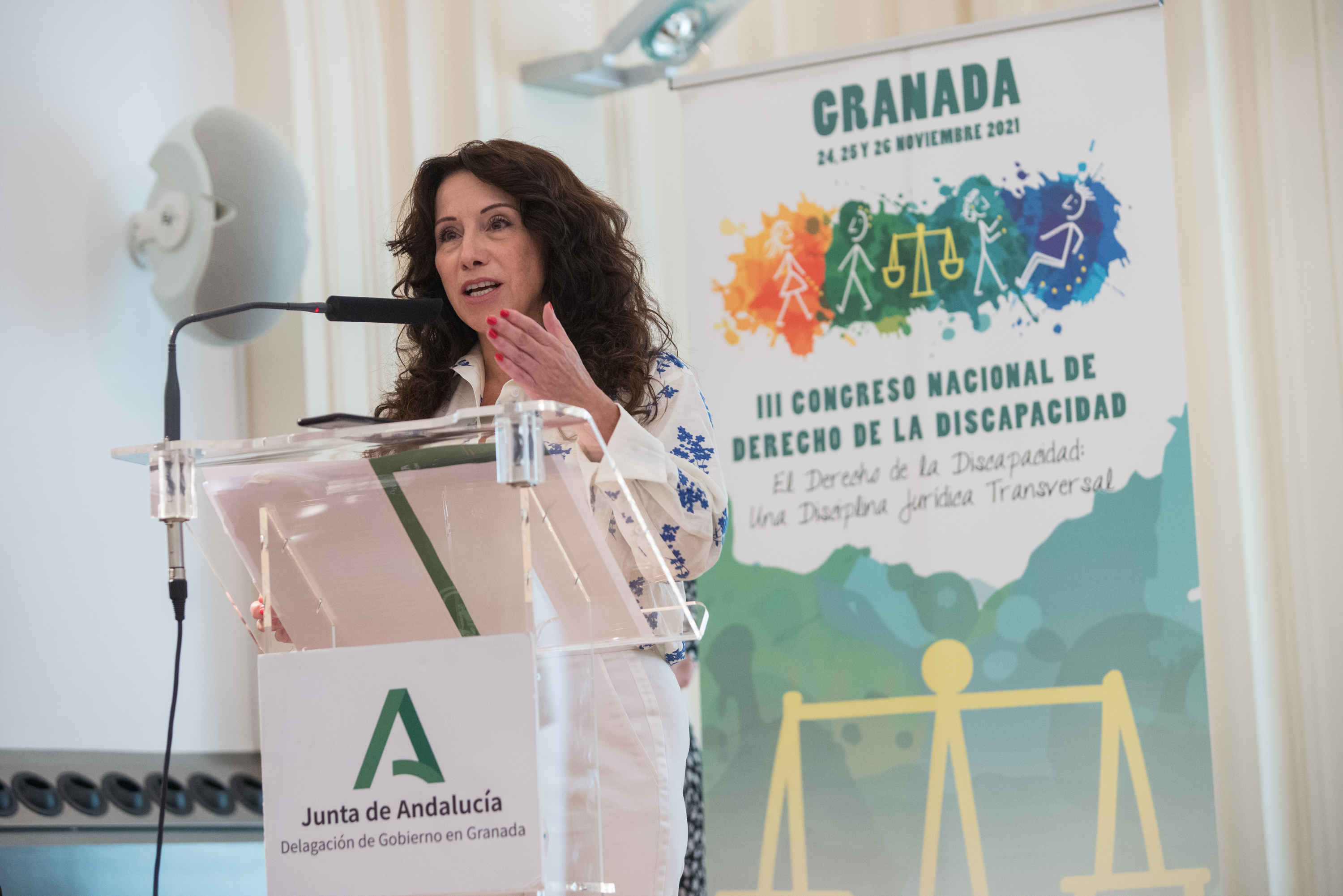 Igualdad destina 1,7 millones de euros a los municipios de Granada para atender a familias con menores en riesgo de exclusión