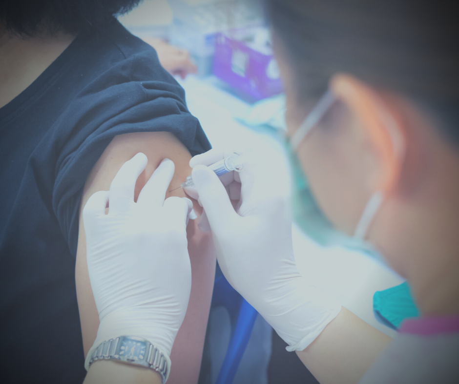 Andalucía administra más de 131.000 vacunas esta semana, casi 26.000 menos que la anterior