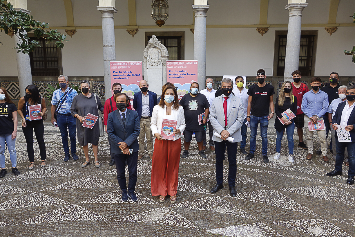 Granada recupera los domingos sin coche buscando una ciudad más sostenible Granada recupera los domingos sin coche buscando una ciudad más sostenible