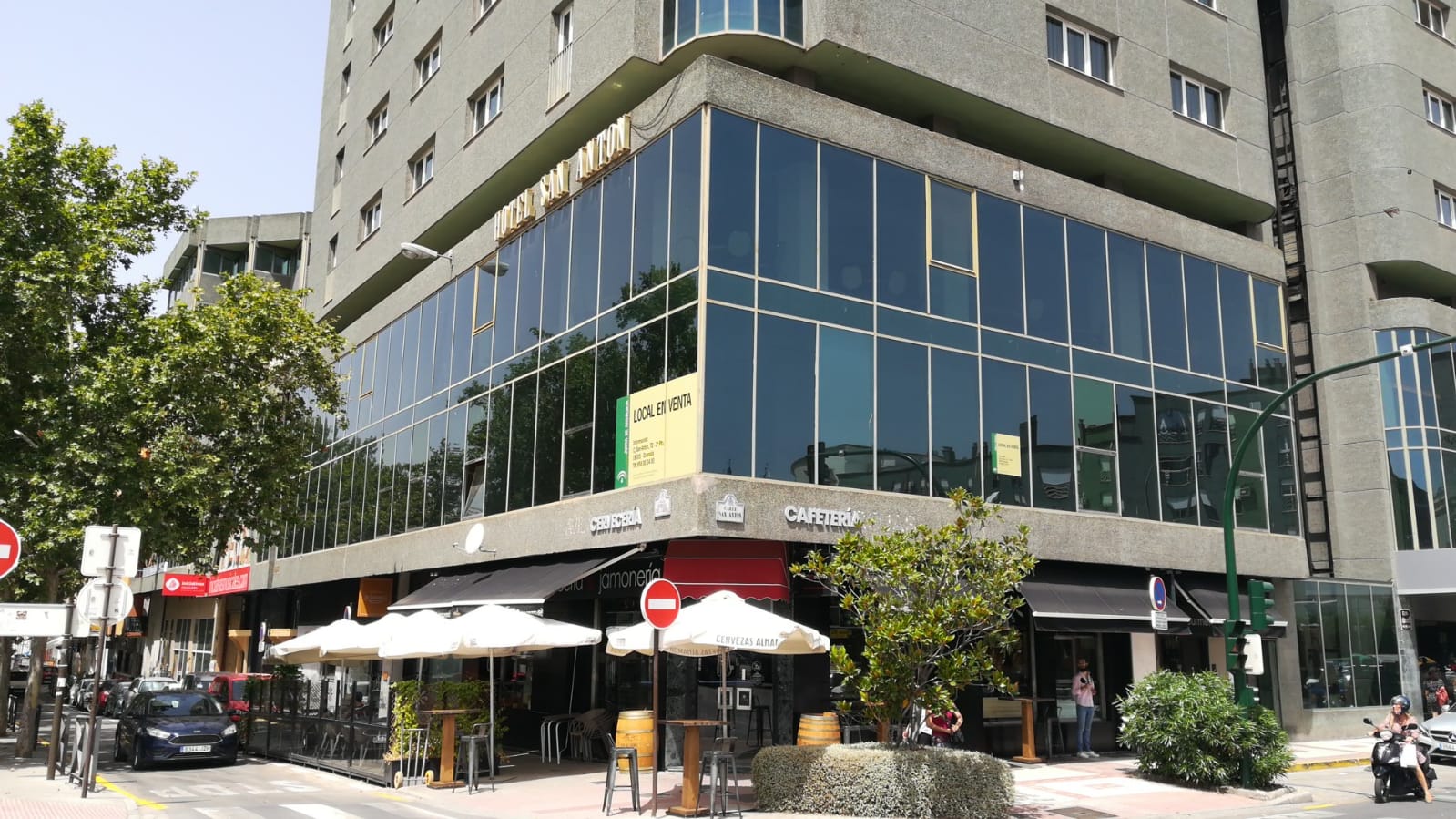 La Junta vende las dos antiguas sedes de AVRA en el centro de Granada y en el Albaicín
