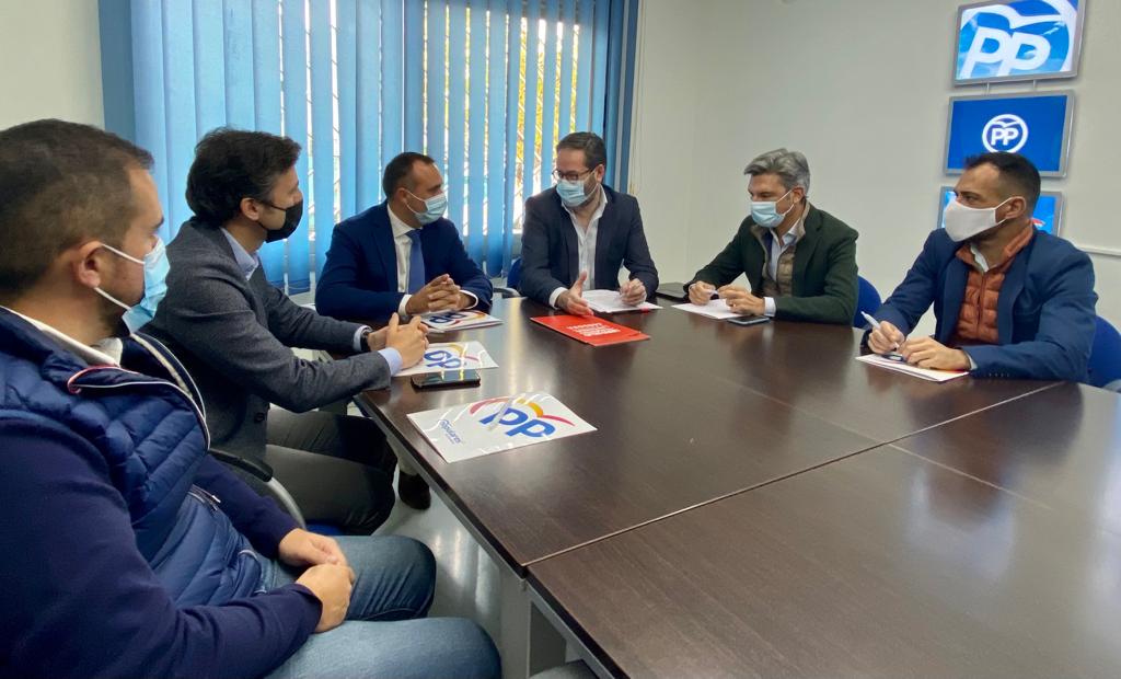 El PP de Granada busca en Córdoba sumar apoyos para la conversión de la N-432 en la futura autovía A 81