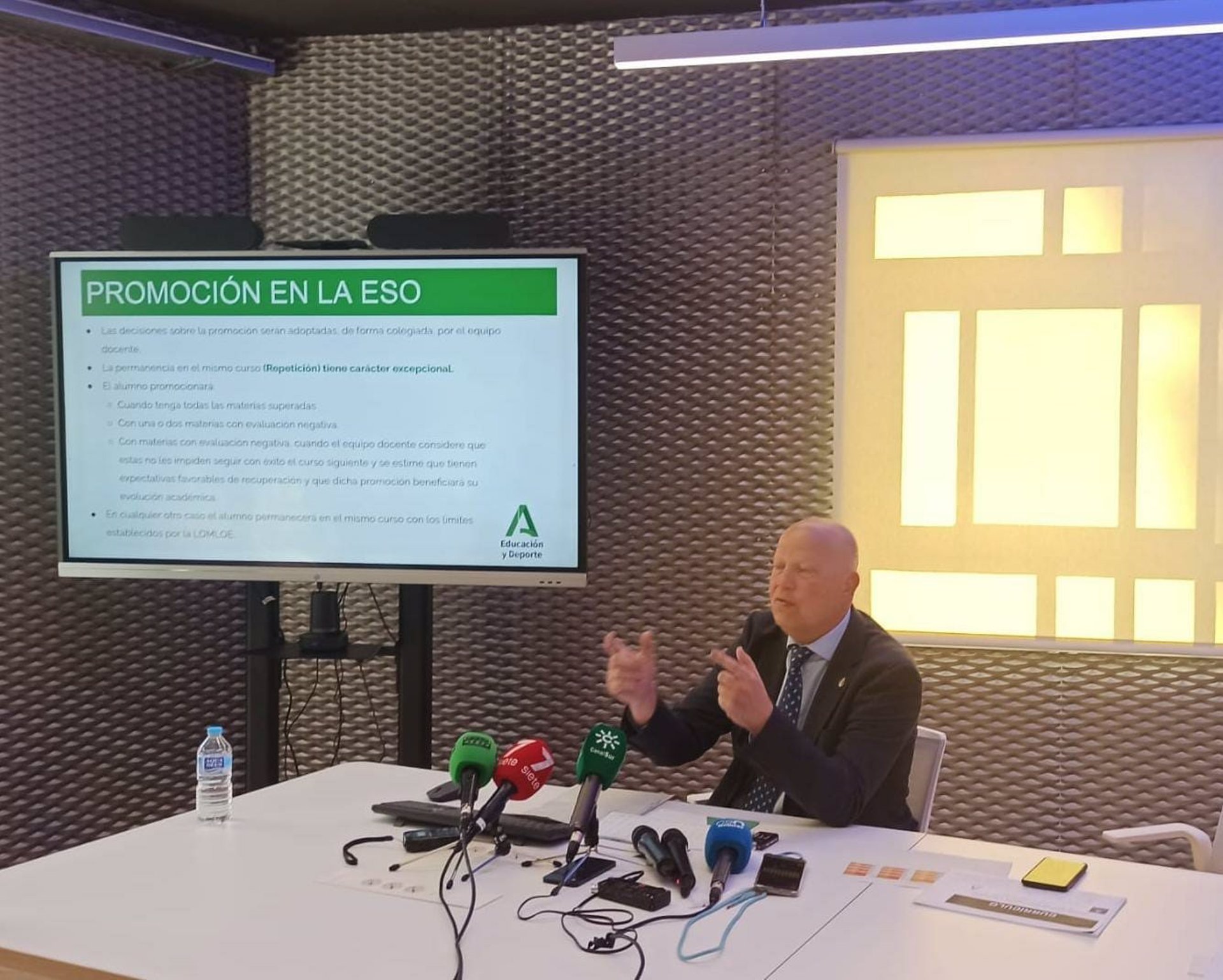 Andalucía dará más horas de matemáticas, lengua e inglés y segunda lengua será obligatoria en 1º de ESO