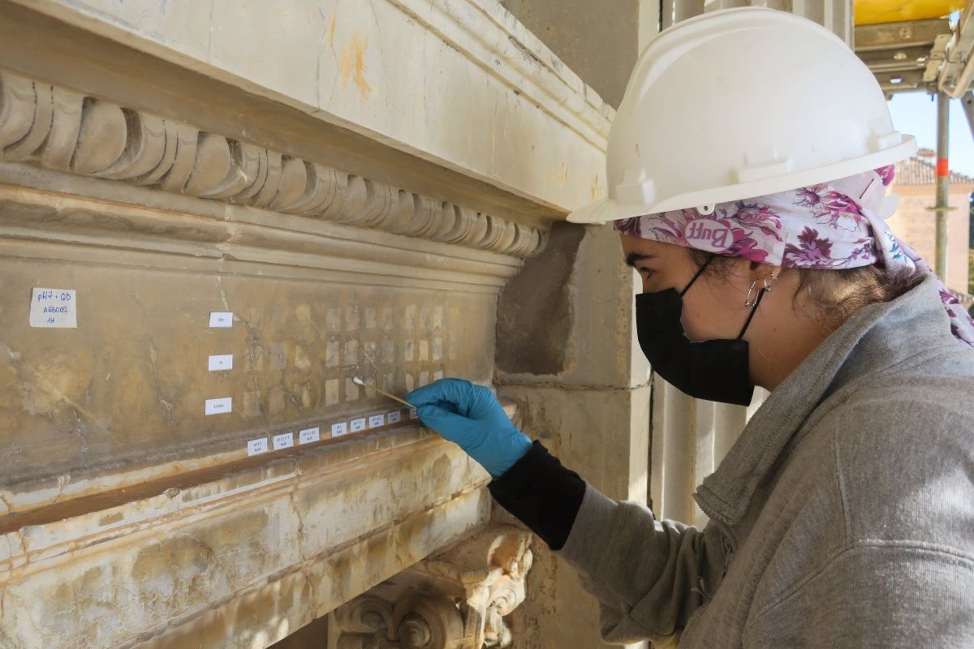 La Alhambra acercará a los ciudadanos los trabajos de restauración de las portadas del Palacio de Carlos V