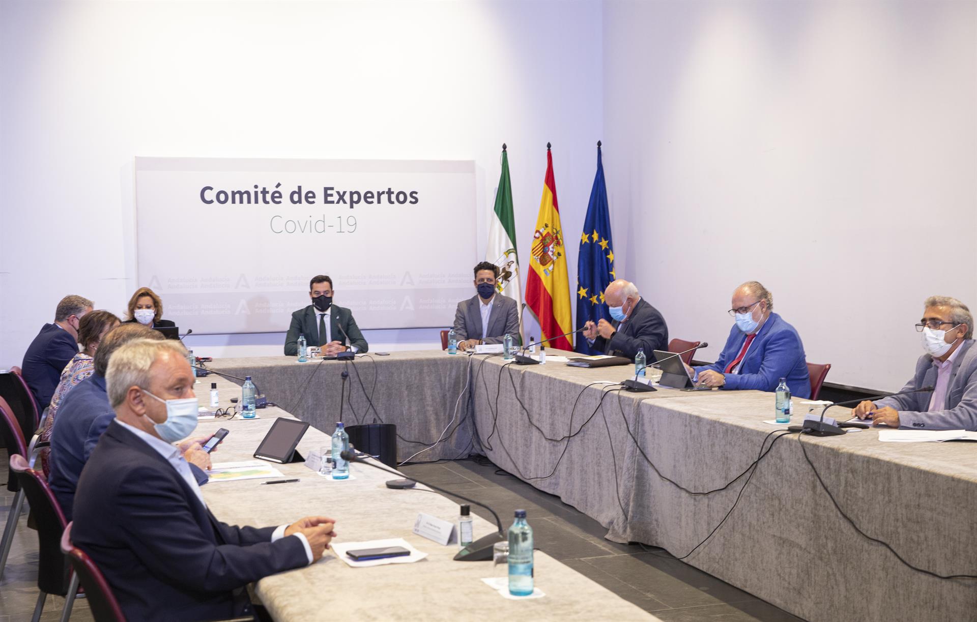 Andalucía reúne este viernes al comité de expertos por primera vez en dos meses y para tratar el pasaporte Covid