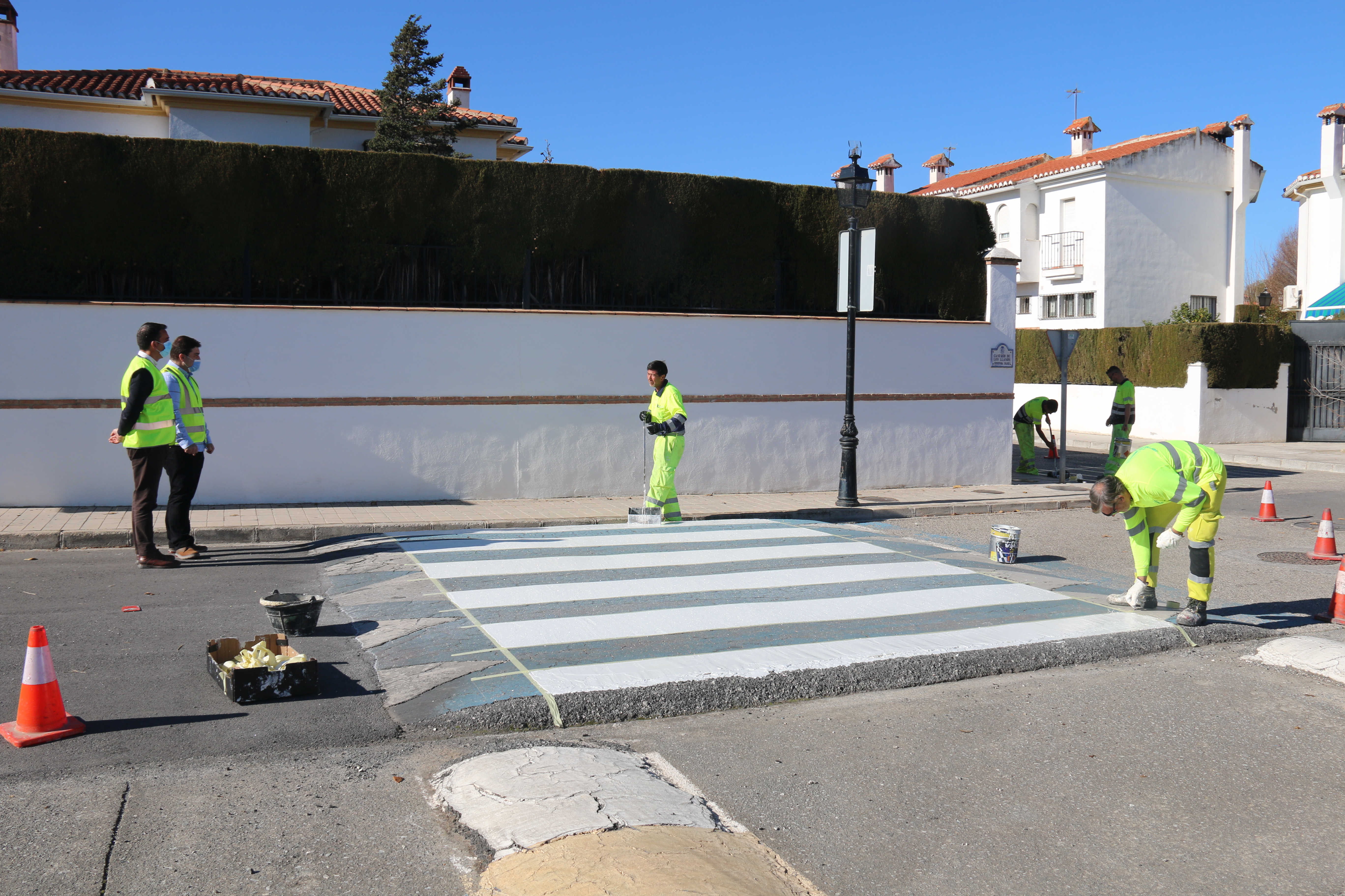 Alhendín invierte más de 17.000 euros en la mejora de la señalización del barrio de Los Llanos