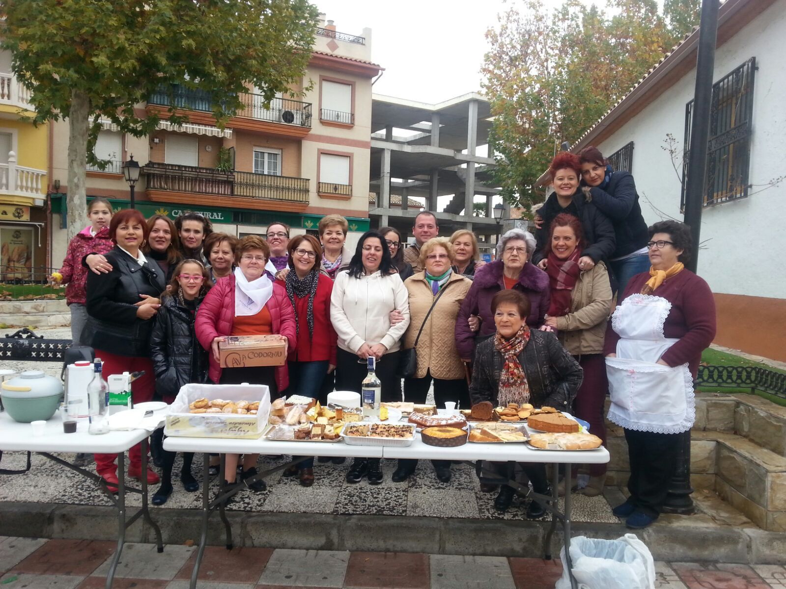 Las mujeres de Cúllar Vega organizan una ‘chocolatada’ para comprar alimentos para las familias más necesitadas