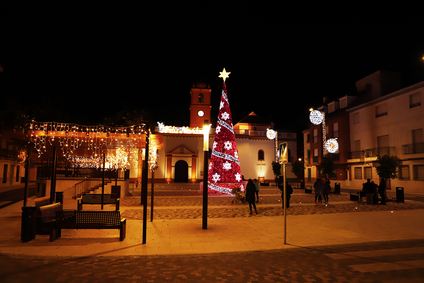 La Plaza de Andalucía de Huétor Tájar albergará un espectáculo de luces y sonido durante toda la Navidad