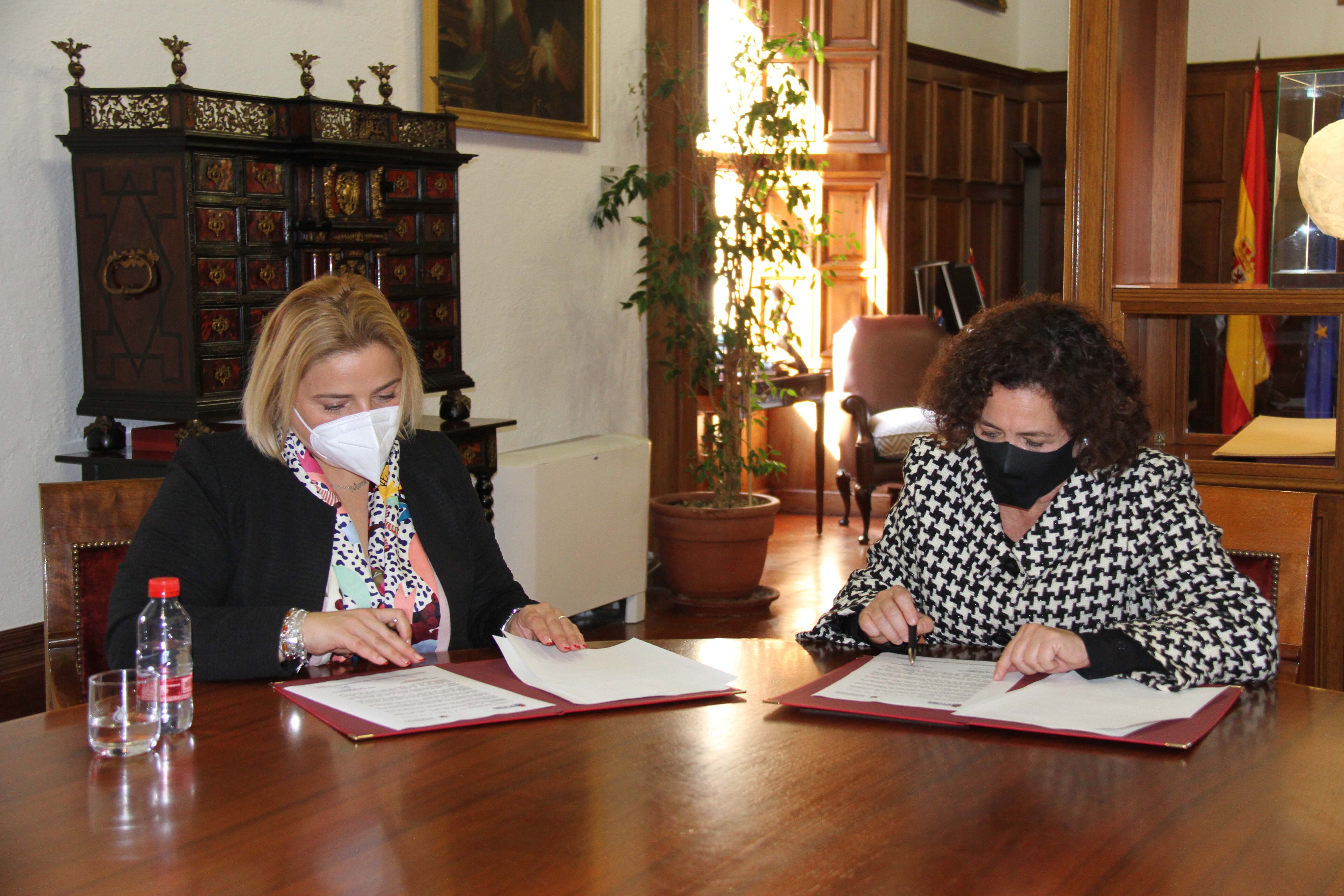 La Universidad de Granada y el Ayuntamiento de La Zubia acuerdan colaborar en actividades de divulgación, formación e investigación