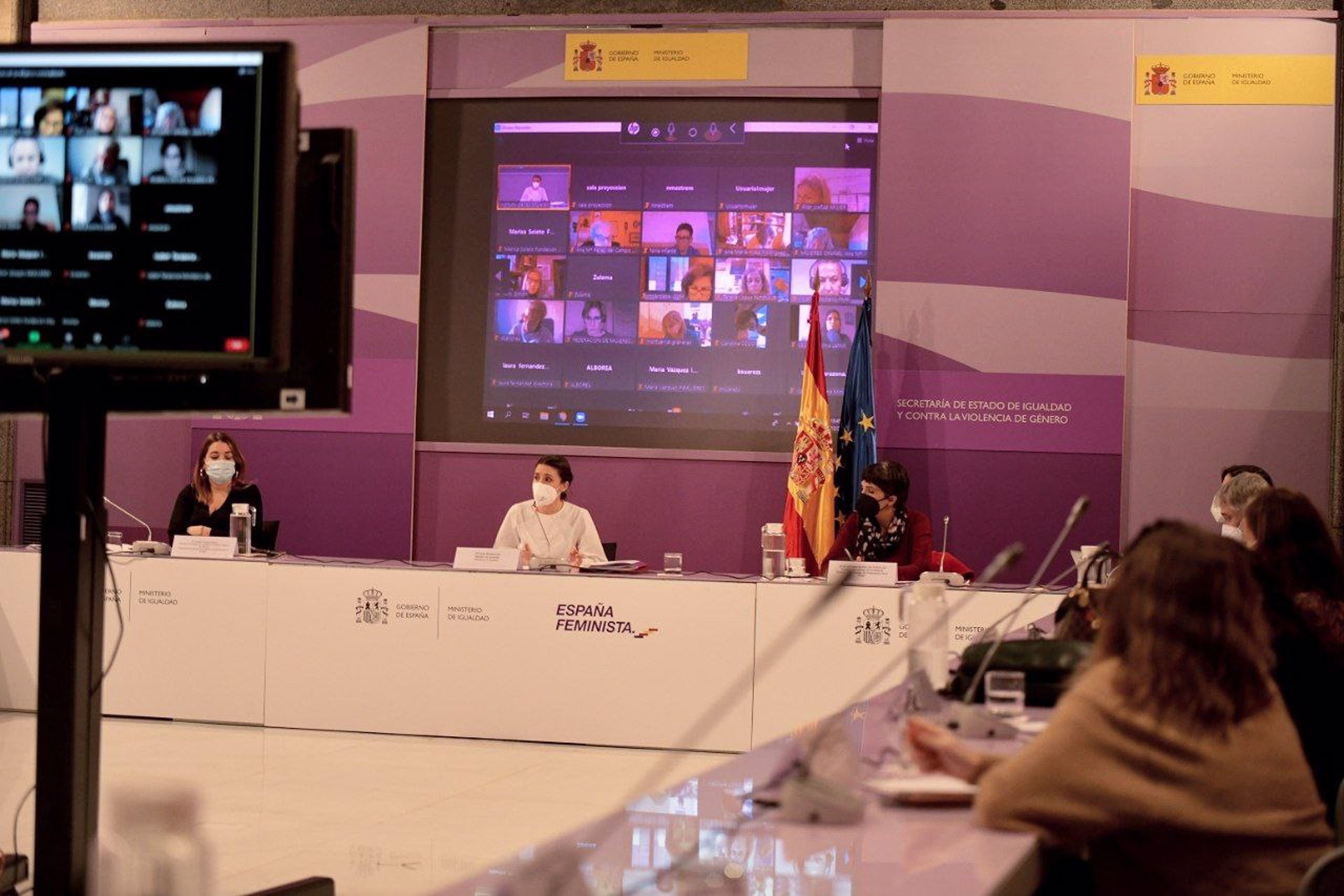 Justicia e Interior votan en contra de un informe que denuncia violencia institucional contra Juana Rivas Justicia e Interior votan en contra de un informe que denuncia violencia institucional contra Juana Rivas
