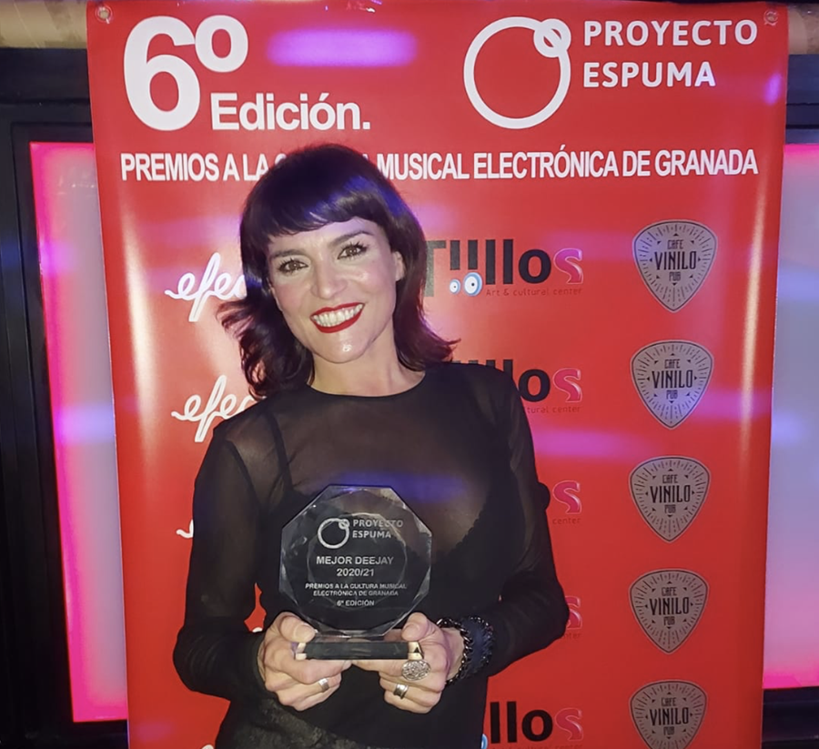 Marien Novi recibe el Premio a la Cultura Musical Electrónica de Granada en la categoría de Mejor Deejay 2020/21 en su sexta edición