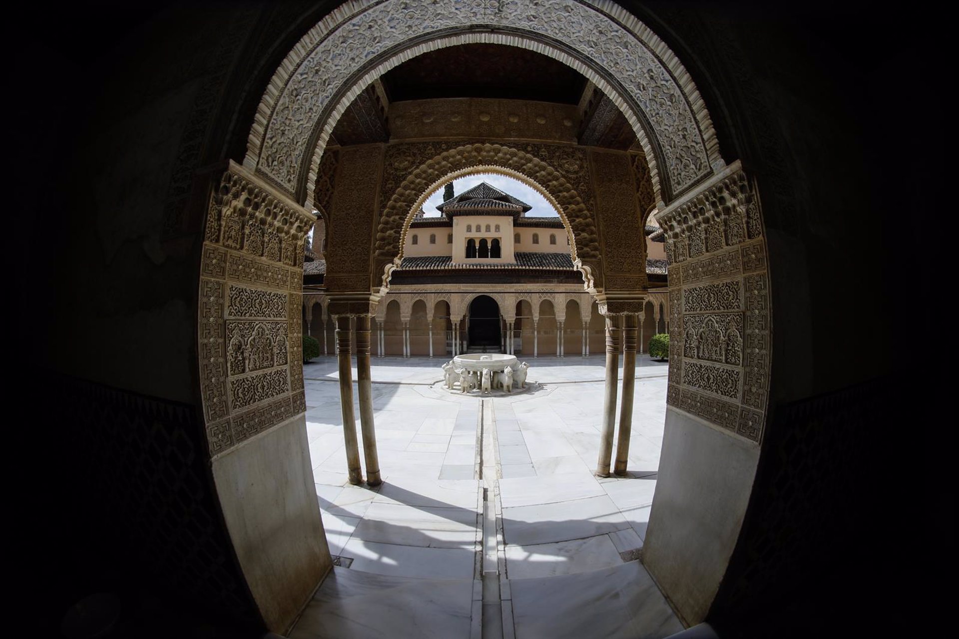 La Alhambra comienza a recuperarse y cierra el 2021 con 1,2 millones de visitantes pese a la pandemia