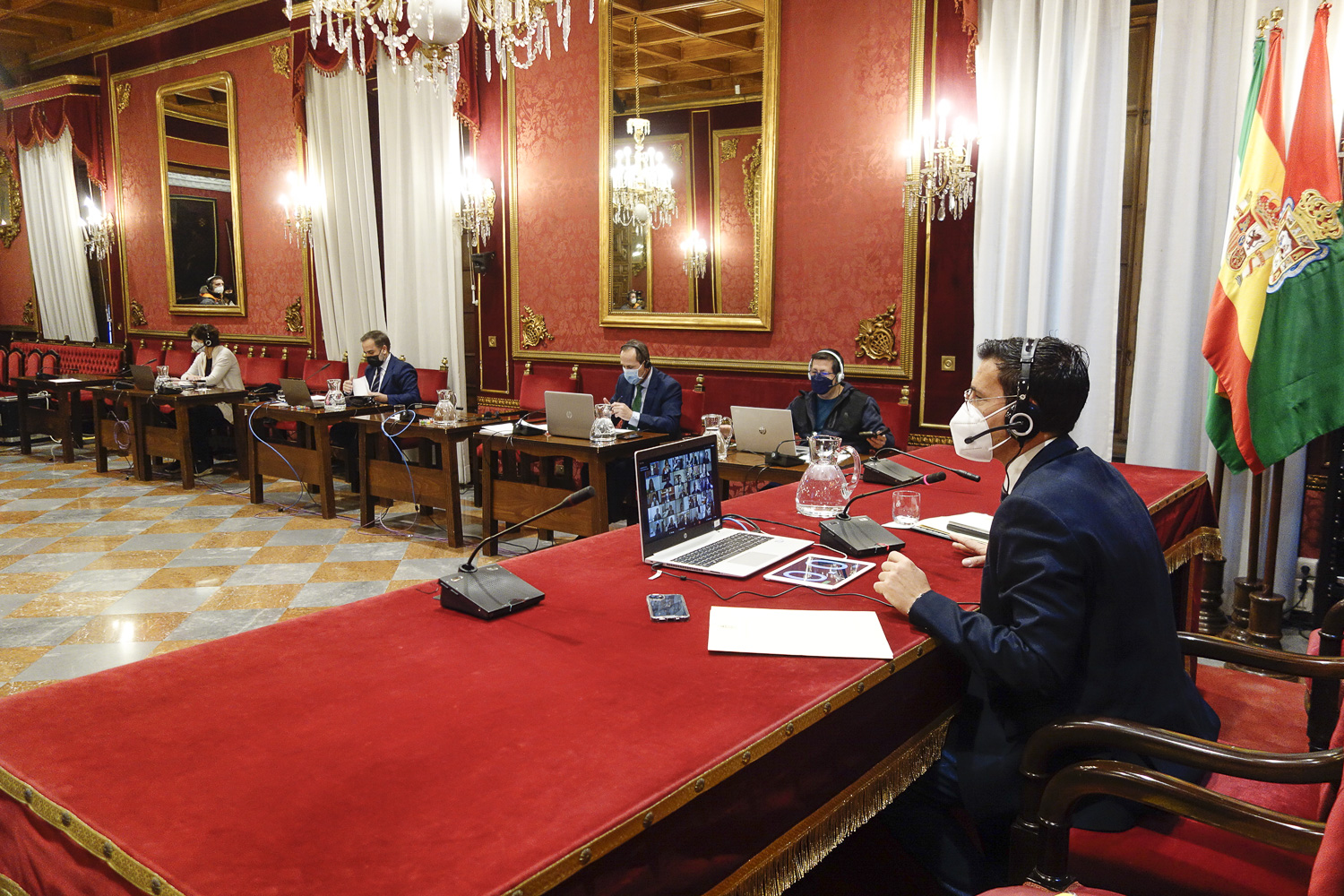 El Pleno recuerda a Castillo Higueras, que será el primer concejal honorífico granadino