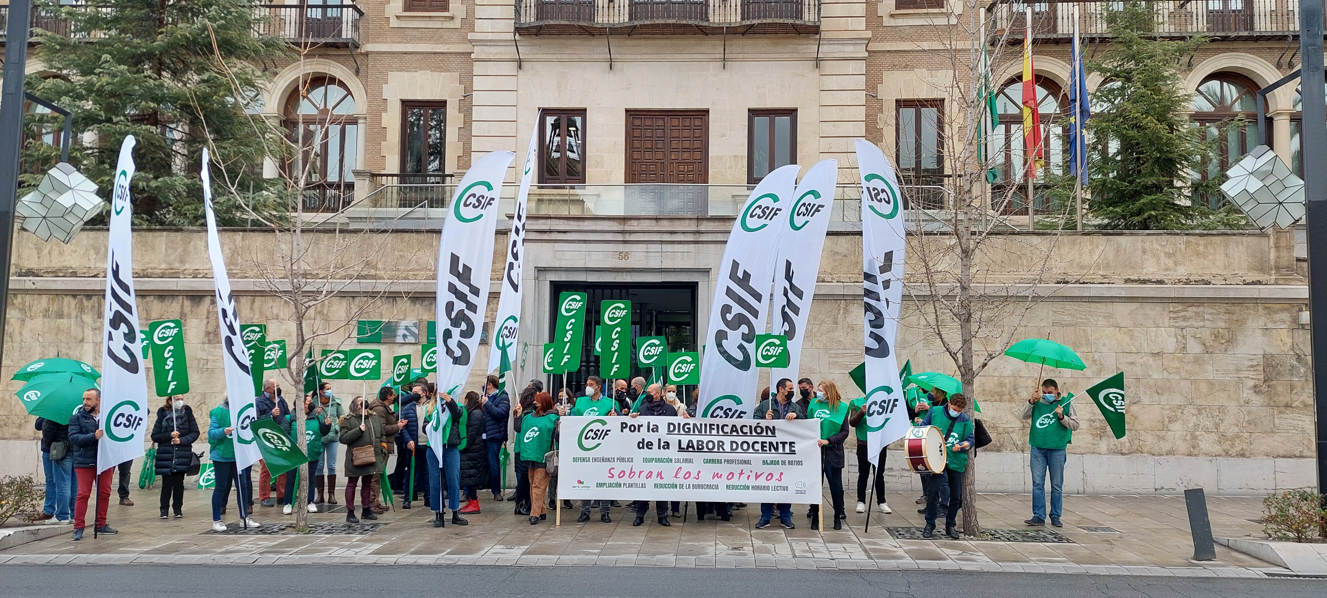 CSIF «clama» por la dignificación del profesorado andaluz, que en un 94% de los casos «siente que su labor no es reconocida»