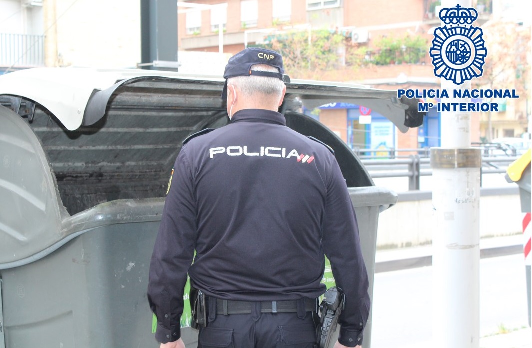 Un detenido por la quema de un contenedor de cartón situado en el Zaidín Un detenido por la quema de un contenedor de cartón situado en el Zaidín