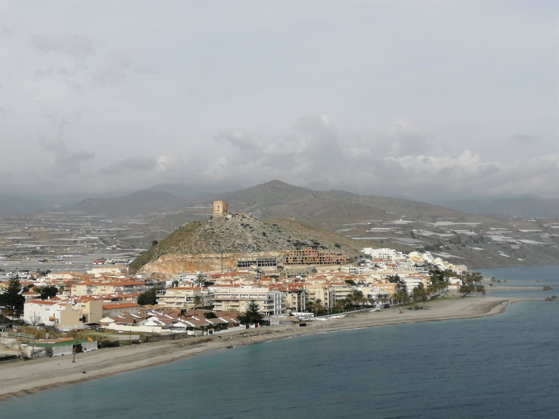 Ayuntamientos de la costa buscan apoyos para la recuperación de antiguas torres defensivas