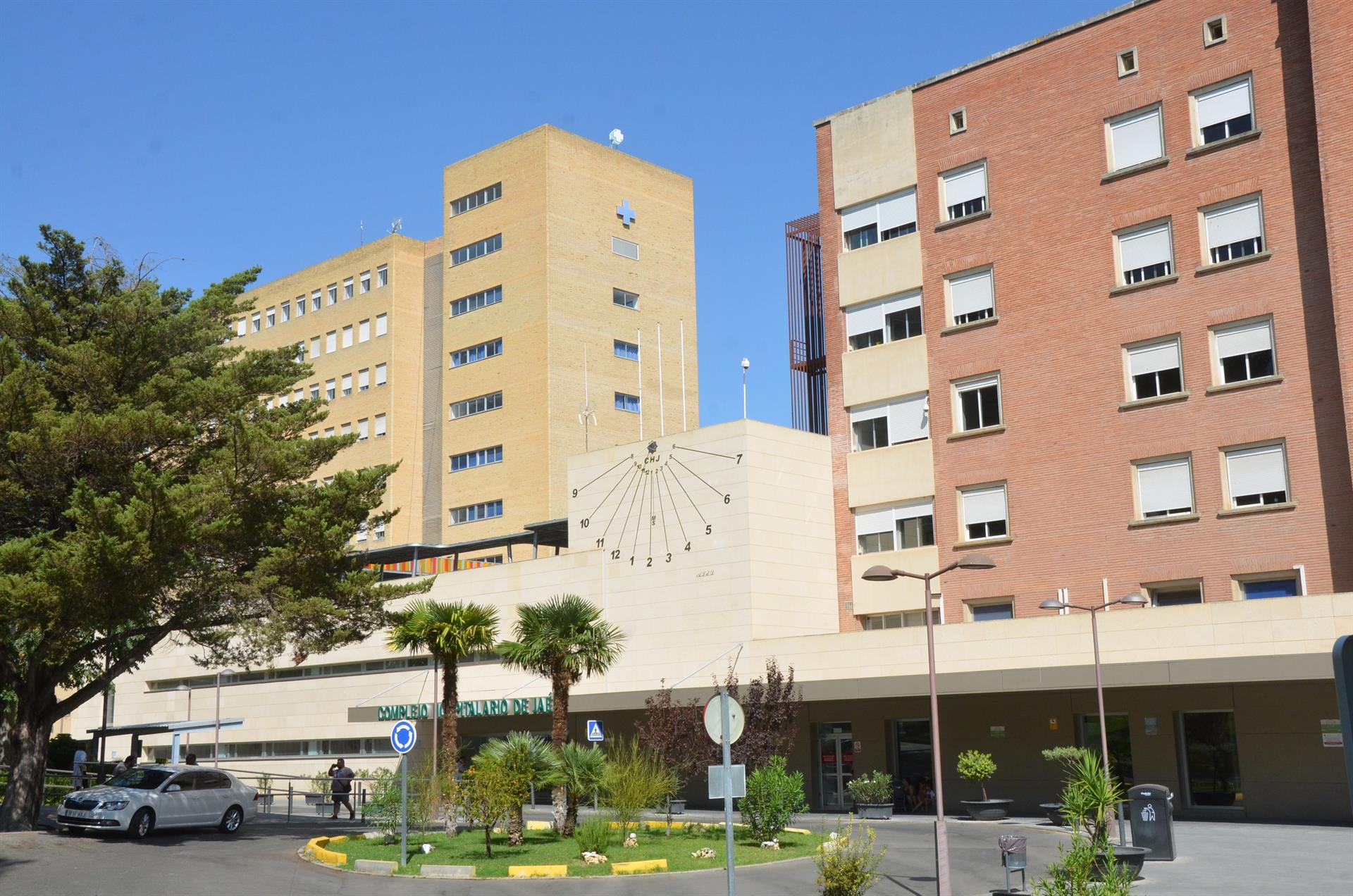 Andalucía repunta en 56 hospitalizados más hasta 744 y los pacientes en UCI en nueve más hasta 99