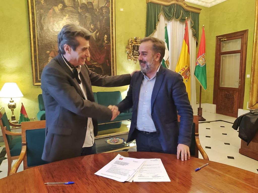PSOE y UP pactan 55 medidas que darán estabilidad al gobierno de la ciudad