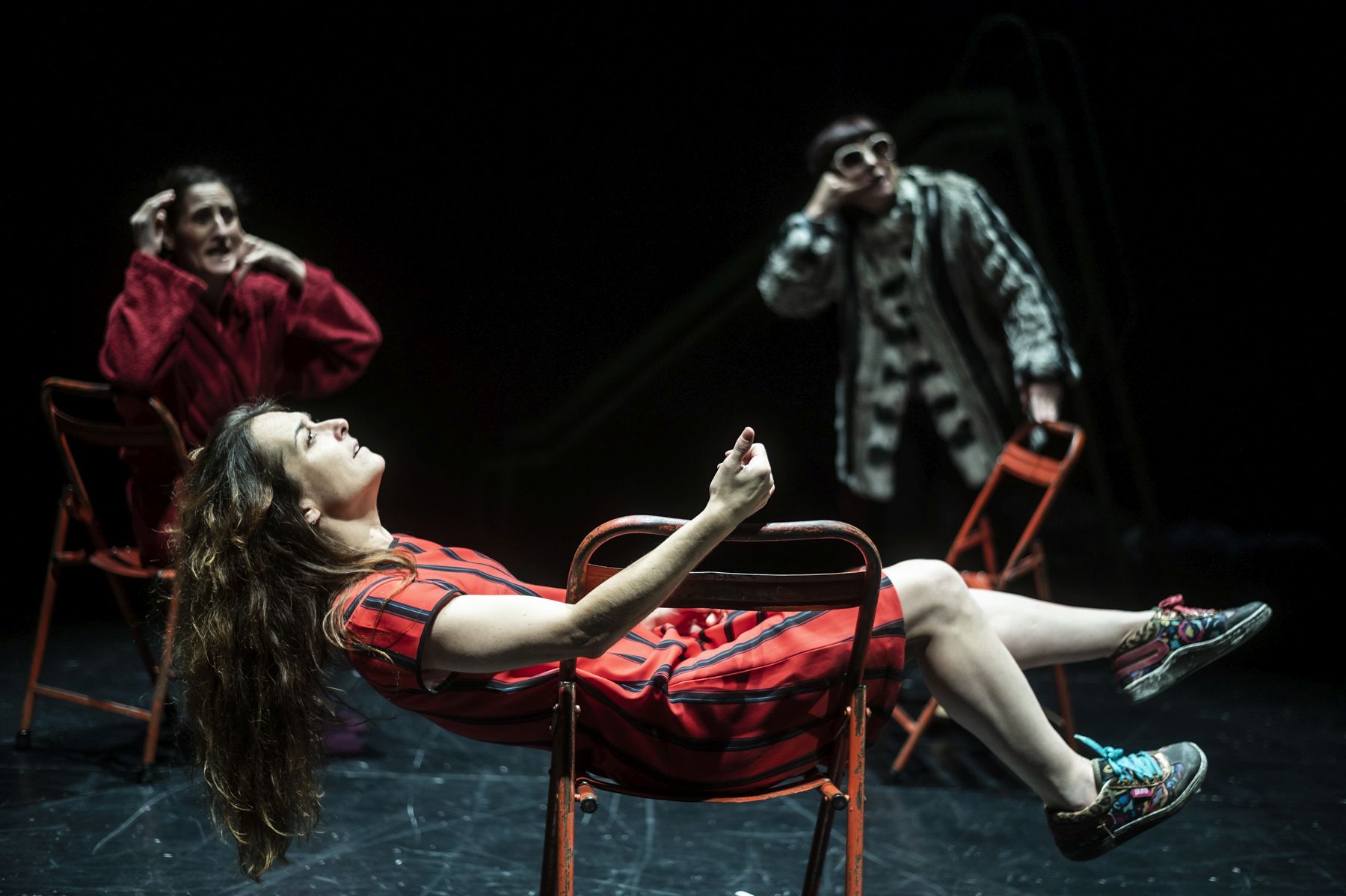 La Extinta Poética trae hasta el Teatro Alhambra ‘Convertiste mi luto en danza’, bajo la dirección de Paco de La Zaranda