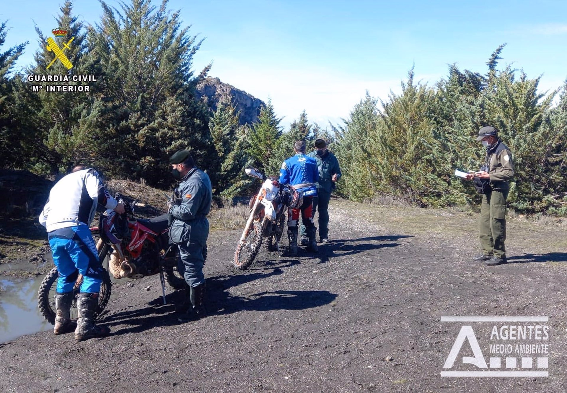 Refuerzan la vigilancia al acceso incontrolado de motos todoterreno al Parque de la Sierra de Huétor