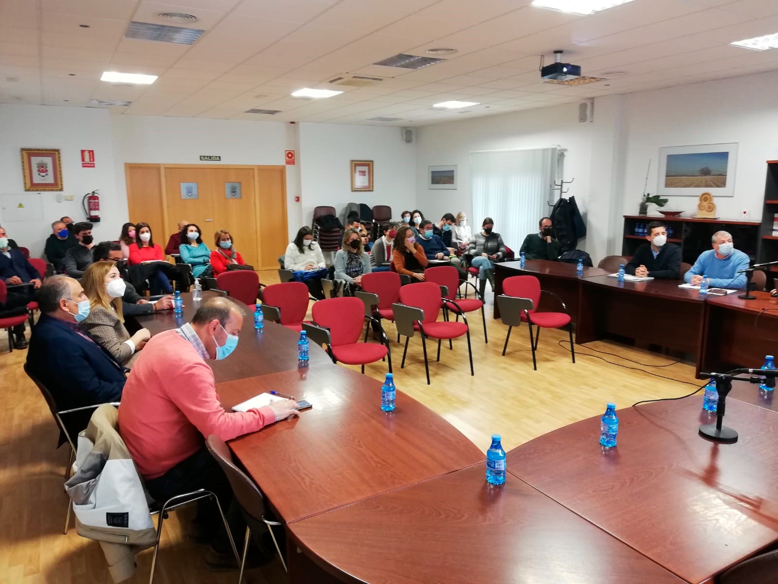 Huétor Tájar acoge una reunión de la Diputación de Granada con alcaldes y técnicos del Poniente