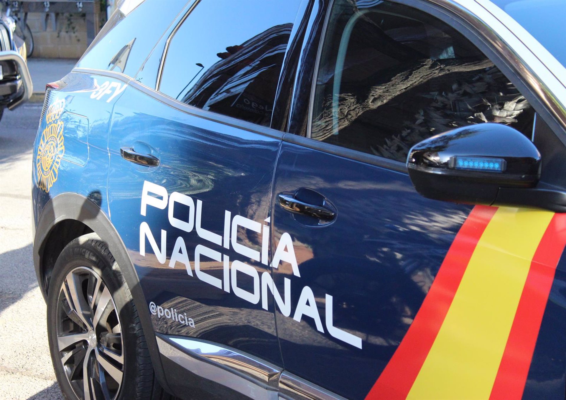 La Policía Nacional detiene a un varón como presunto autor de varias sustracciones de bolsos cometidos en un pub
