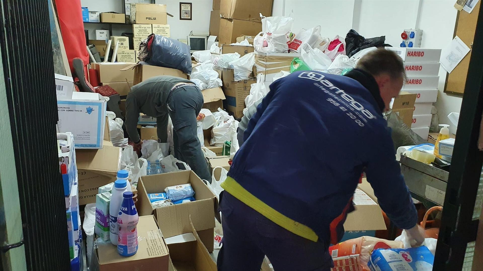 Parten para Ucrania alimentos, medicinas y materiales donados por vecinos de Huétor Tájar