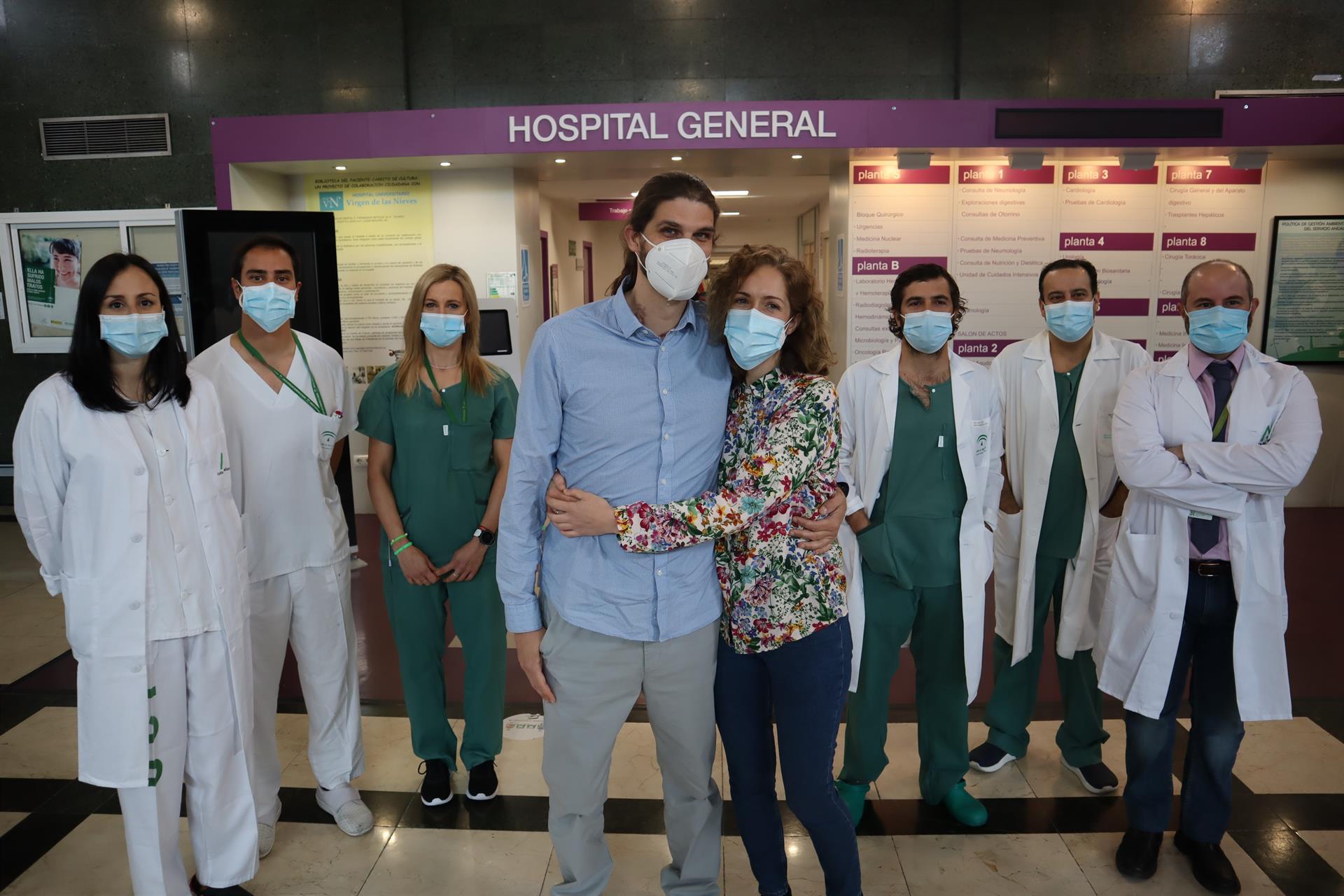 Sanitarios de Granada salvan la vida a un paciente Covid gracias a sustituir la función de los pulmones