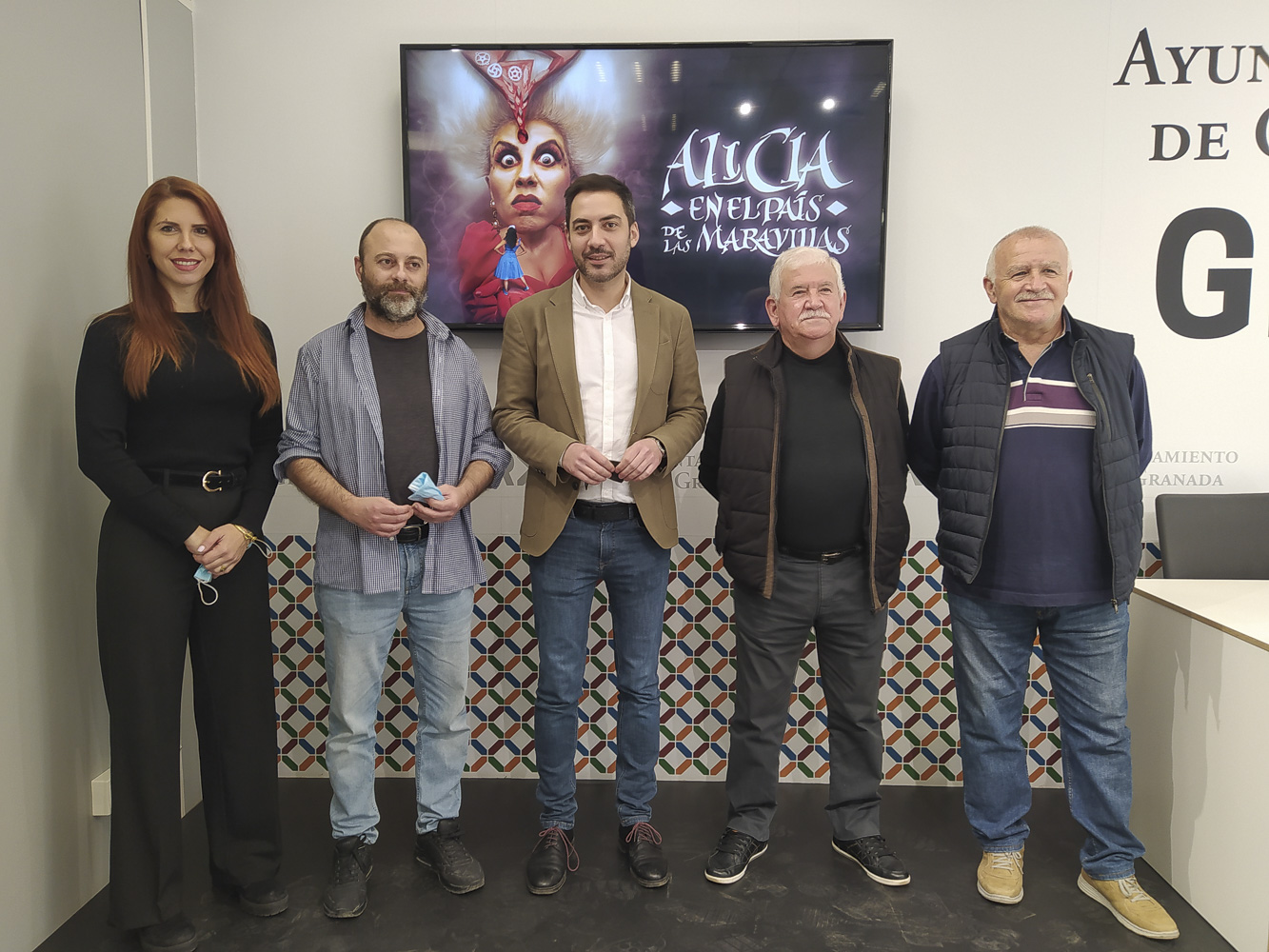La extensión cultural a los barrios lleva el musical «Alicia en el país de las maravillas» llega a La Chana