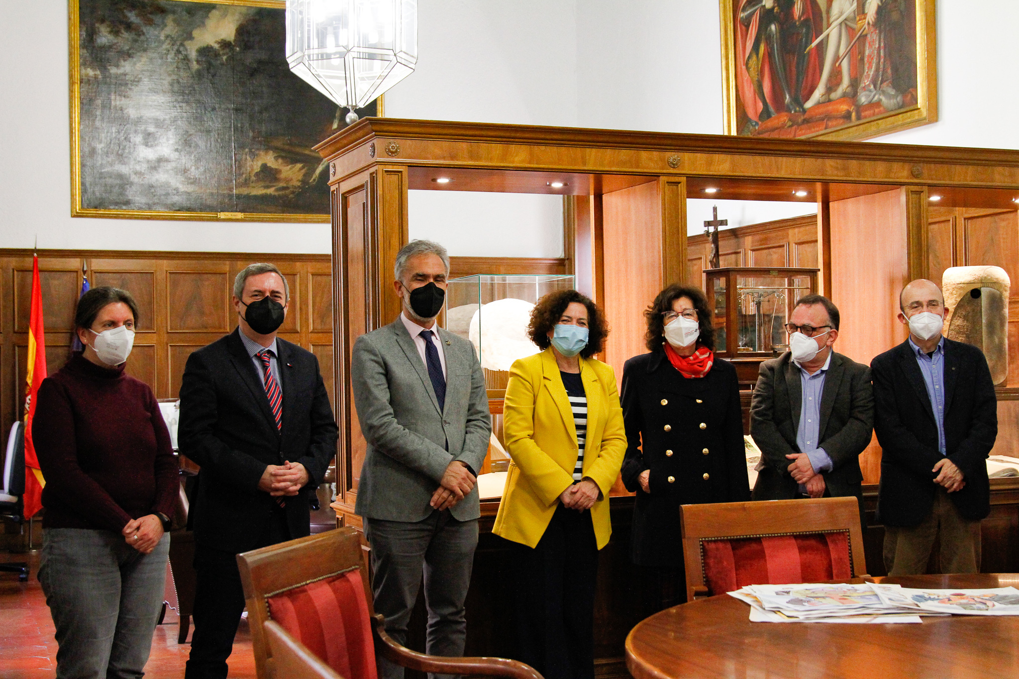 La UGR y la familia de Francisco Martín Morales firman el convenio de donación del archivo de obra gráfica del dibujante a la universidad